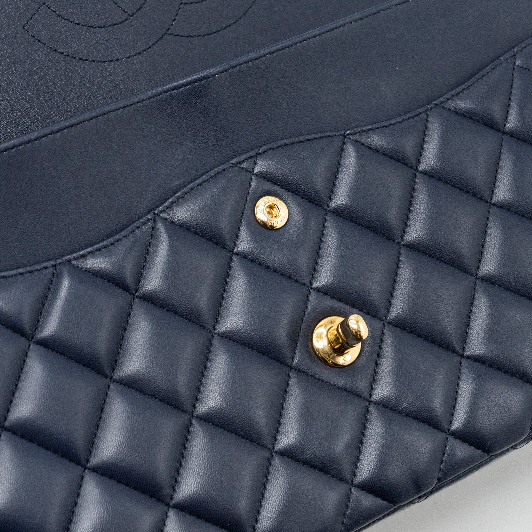 chanel-jumbo-classic-double-flap-lambskin-navy-ghw