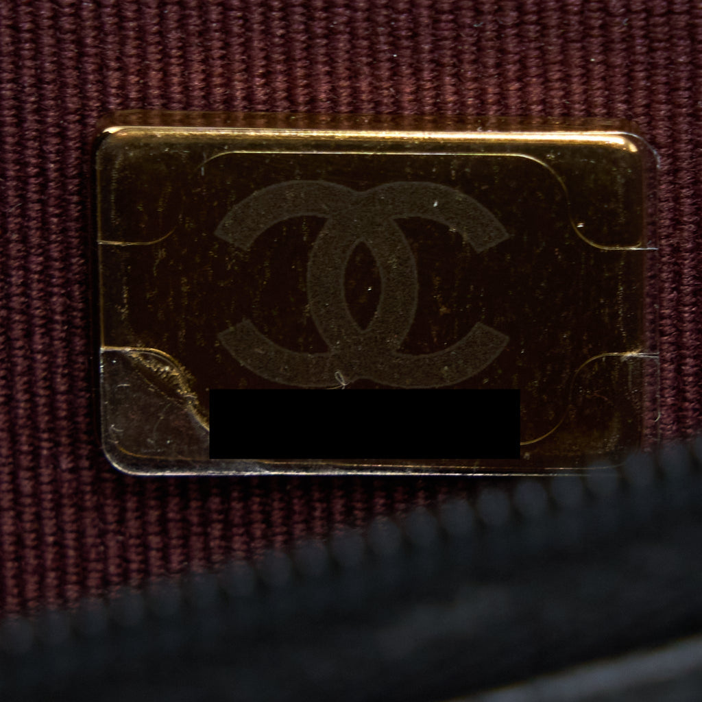 chanel-classic-wallet-on-chain-caviar-black-ghwmicrochip