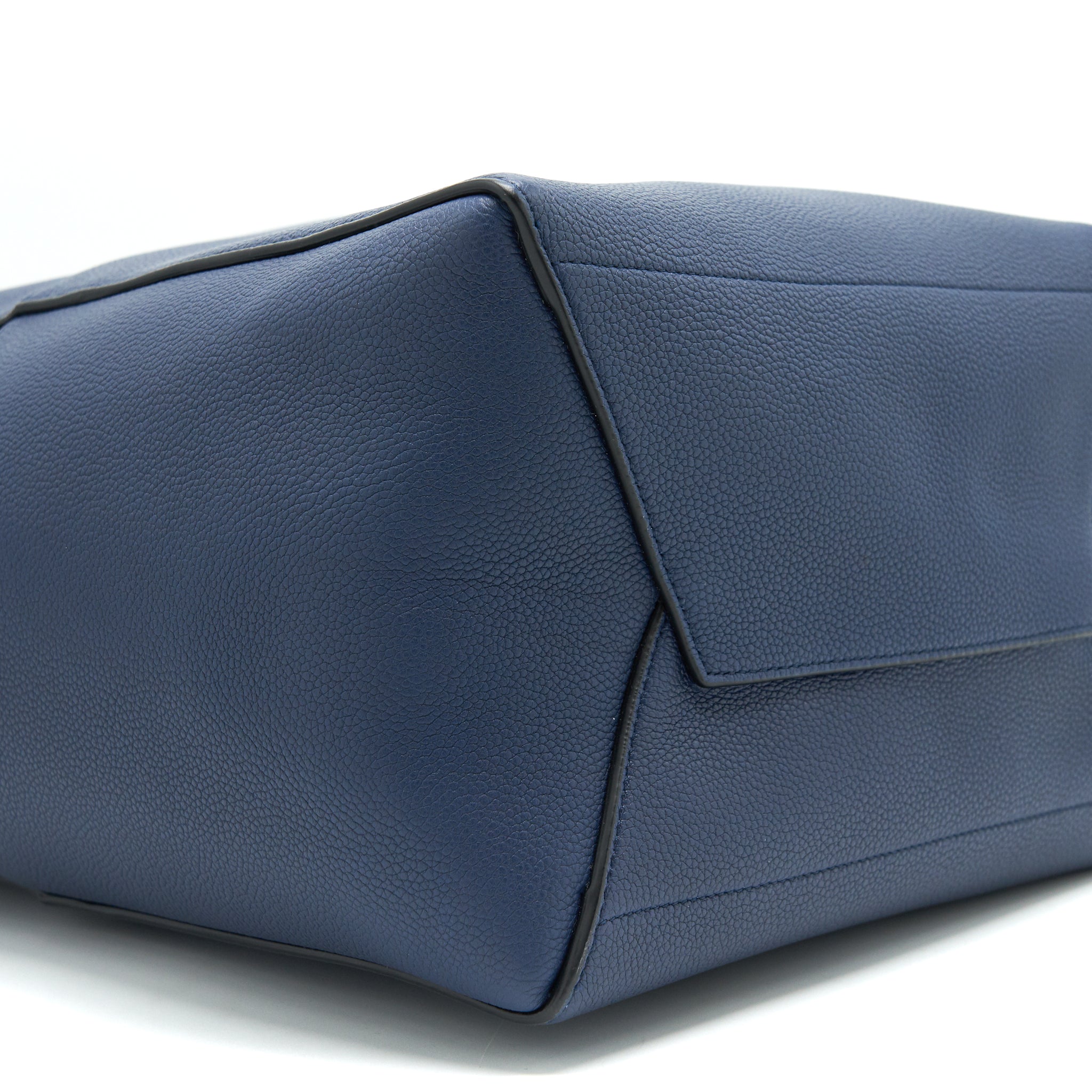 celine-sangle-bucket-bag-navy-ghw-new-logo-1