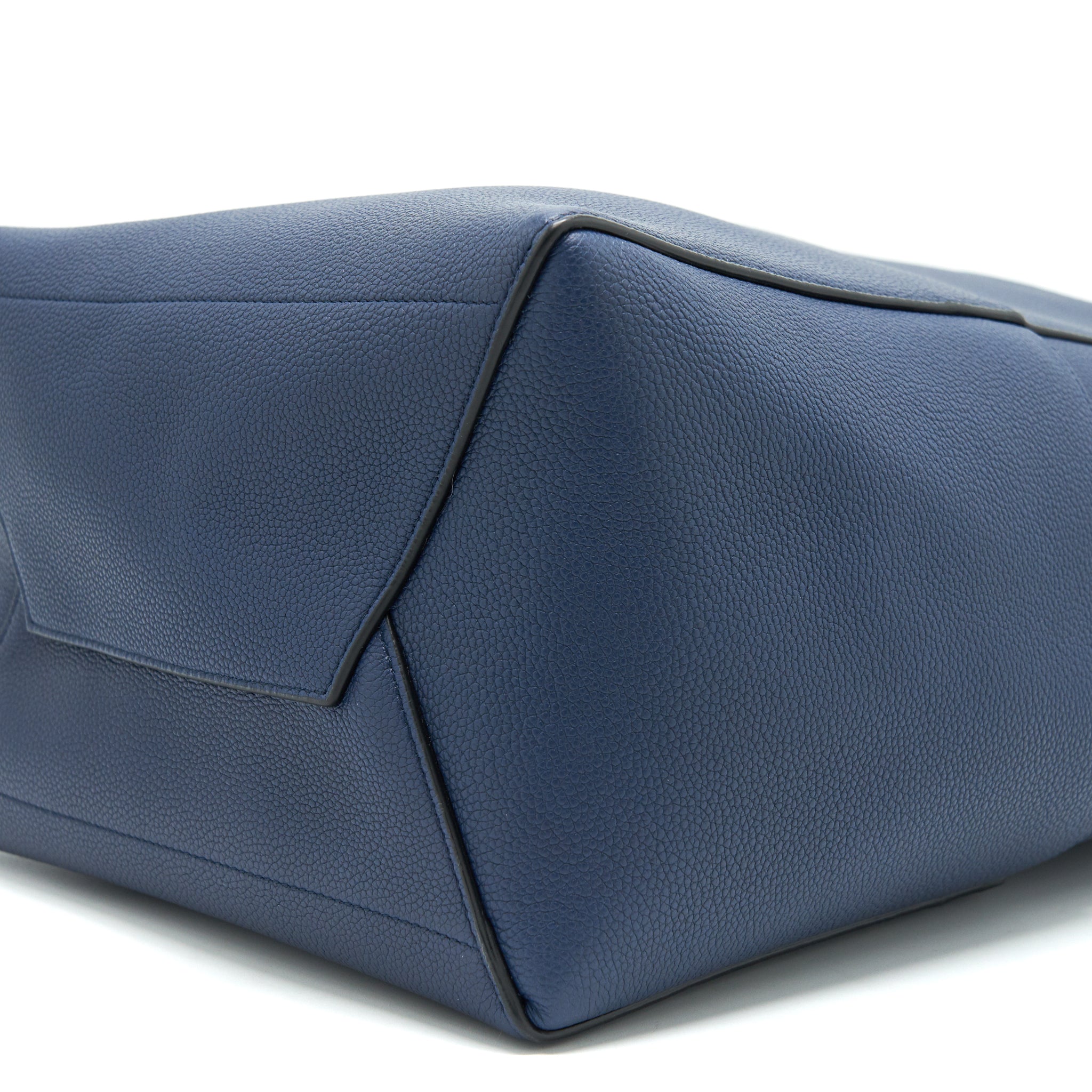 celine-sangle-bucket-bag-navy-ghw-new-logo-1