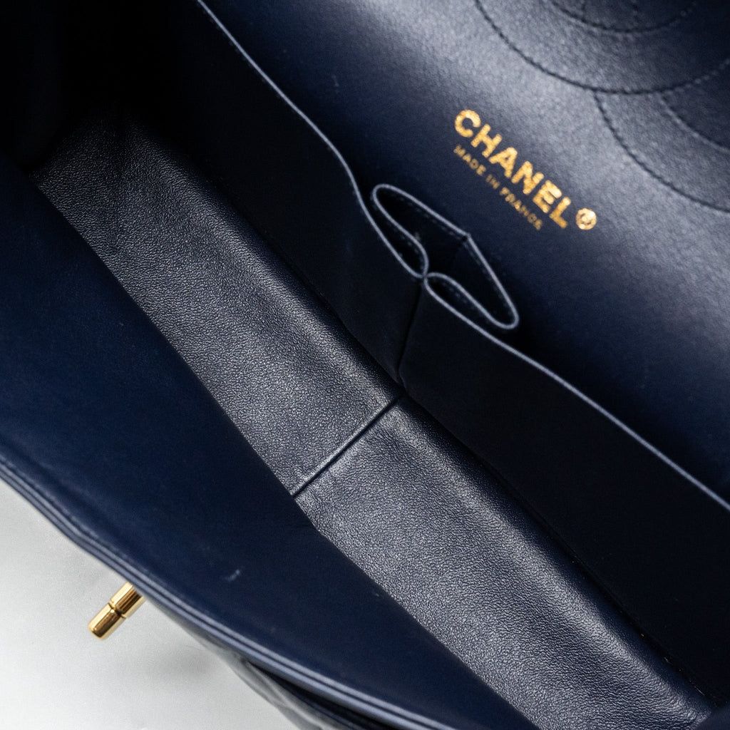 chanel-jumbo-classic-double-flap-lambskin-navy-ghw