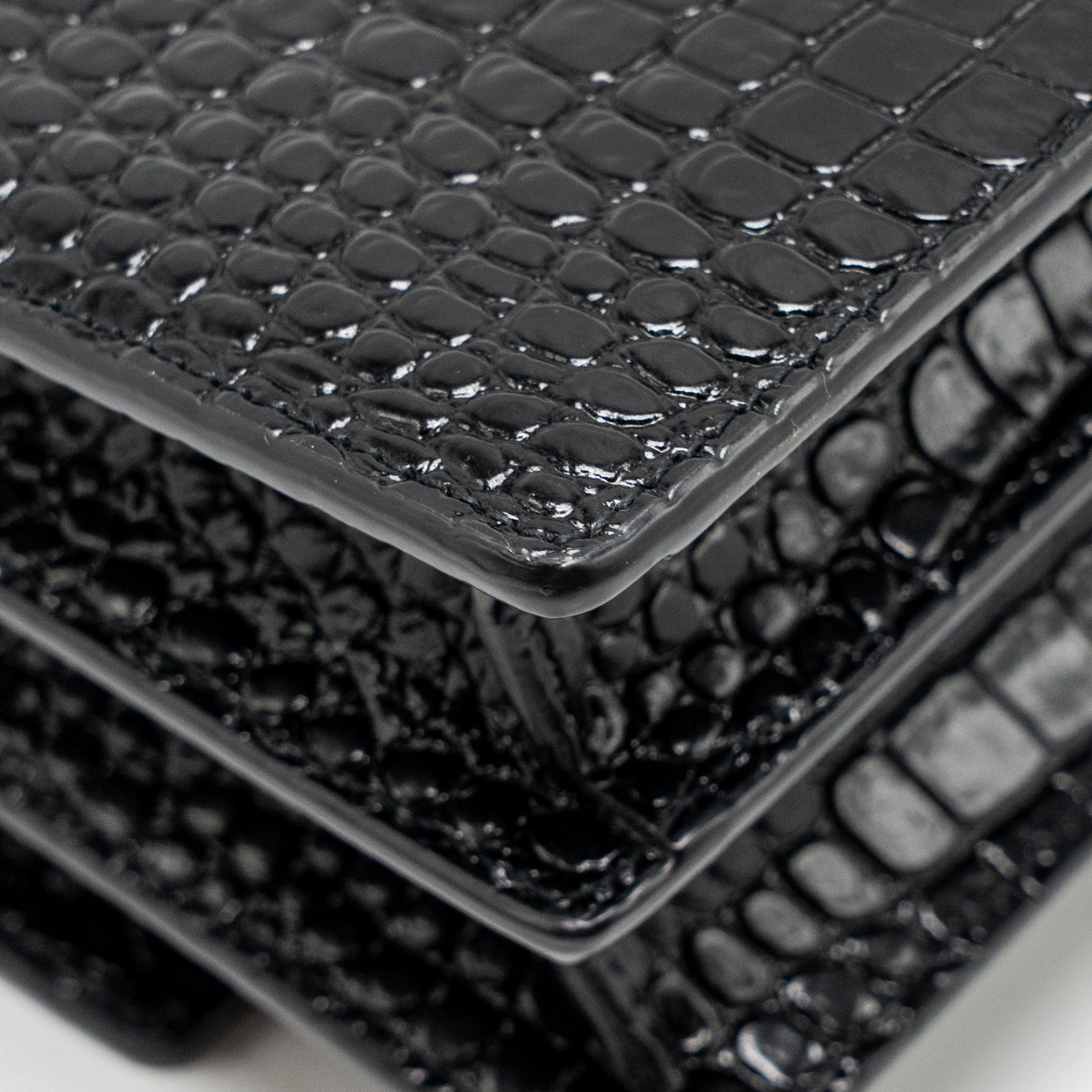 saint-laurent-ysl-sunset-medium-crocodile-embossed-calfskin-black-ghw