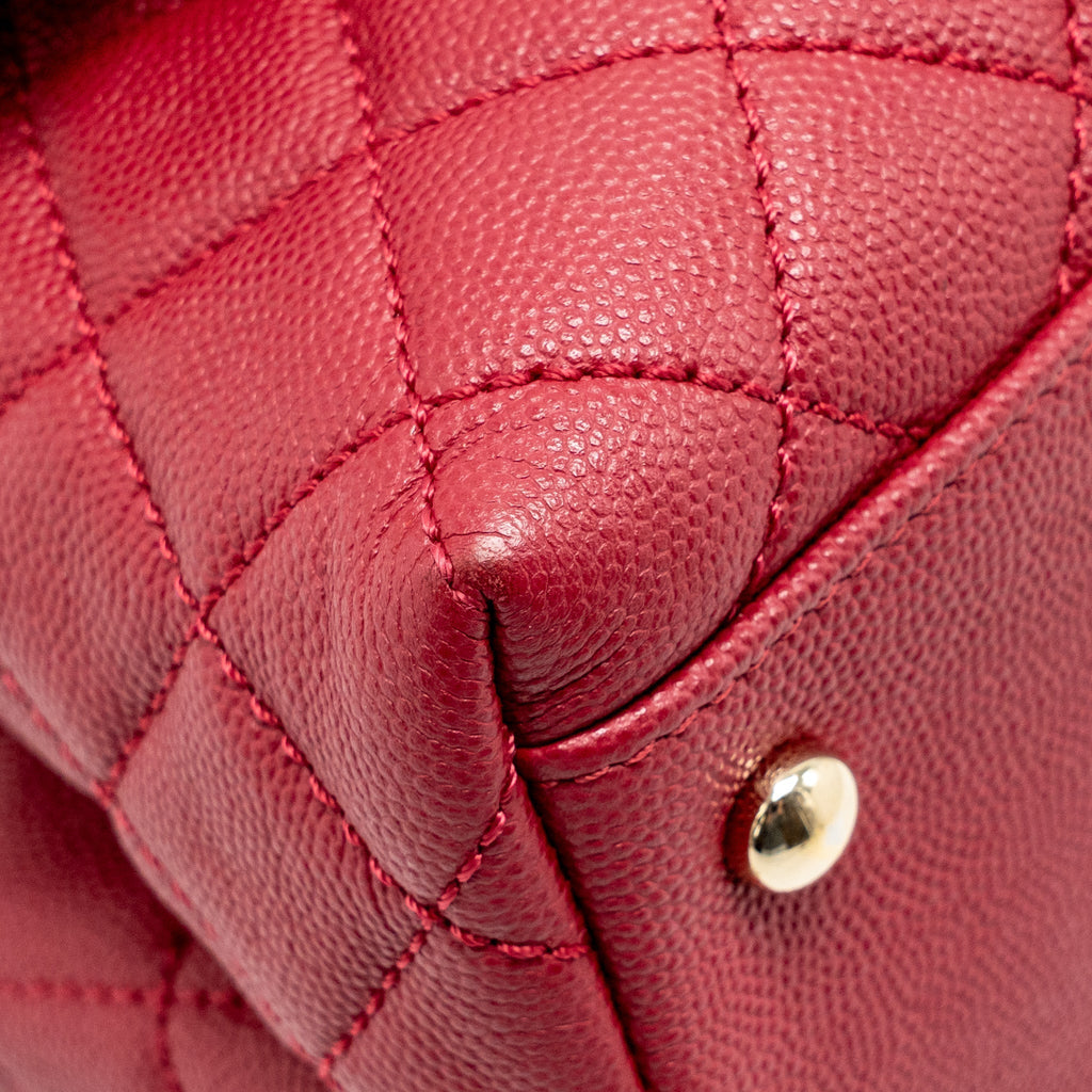 chanel-medium-coco-handle-caviar-red-ghw