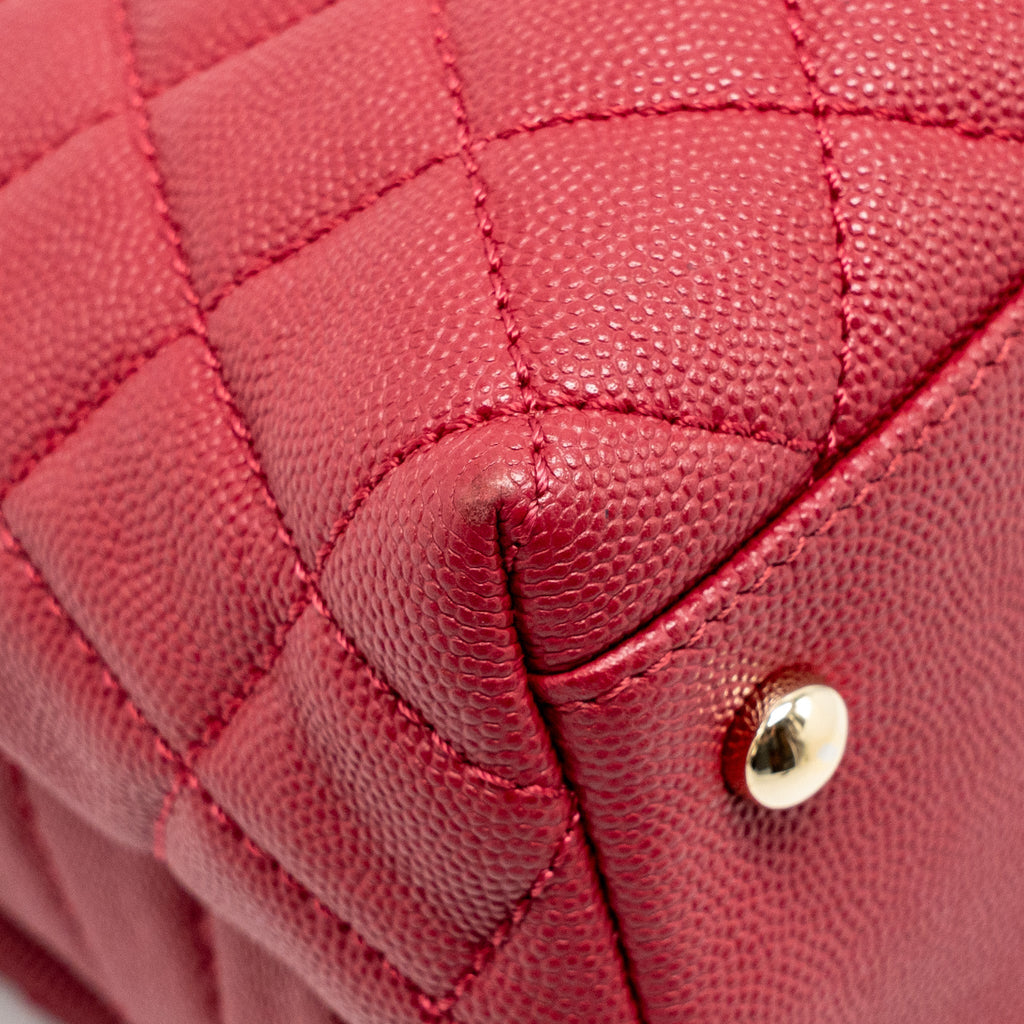 chanel-medium-coco-handle-caviar-red-ghw