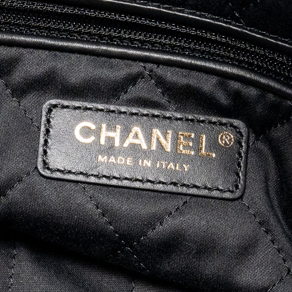chanel-medium-22-bag-white-stitching-calfskin-black-ghw-microchip