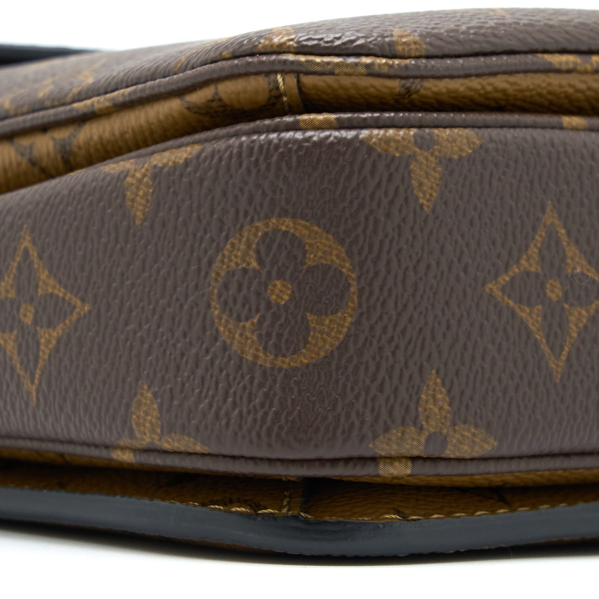 louis-vuitton-pochette-metis-monogram-reverse-canvas-ghw-4
