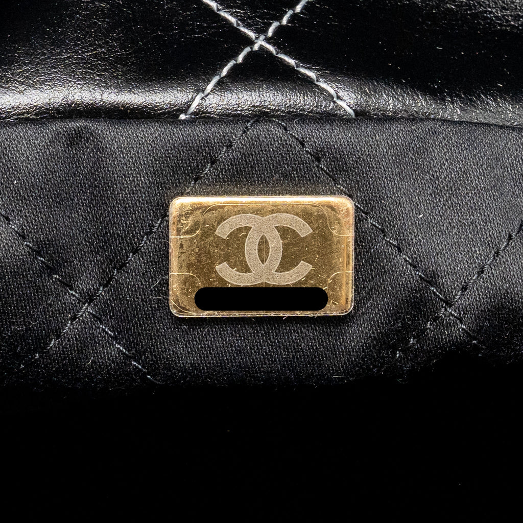 chanel-medium-22-bag-white-stitching-calfskin-black-ghw-microchip