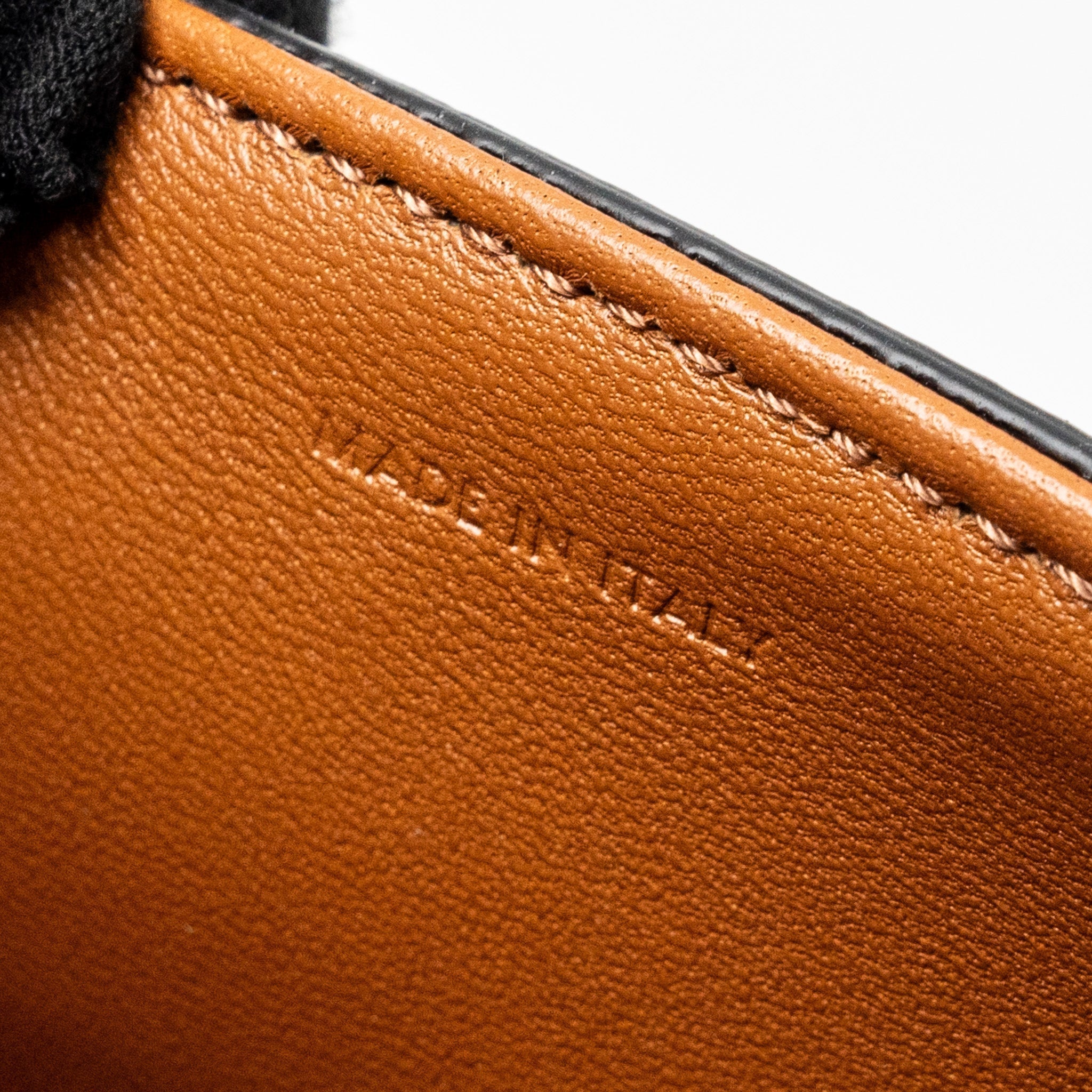celine-triomphe-shouder-bag-triomphe-canvas-calfskin-tan-ghw