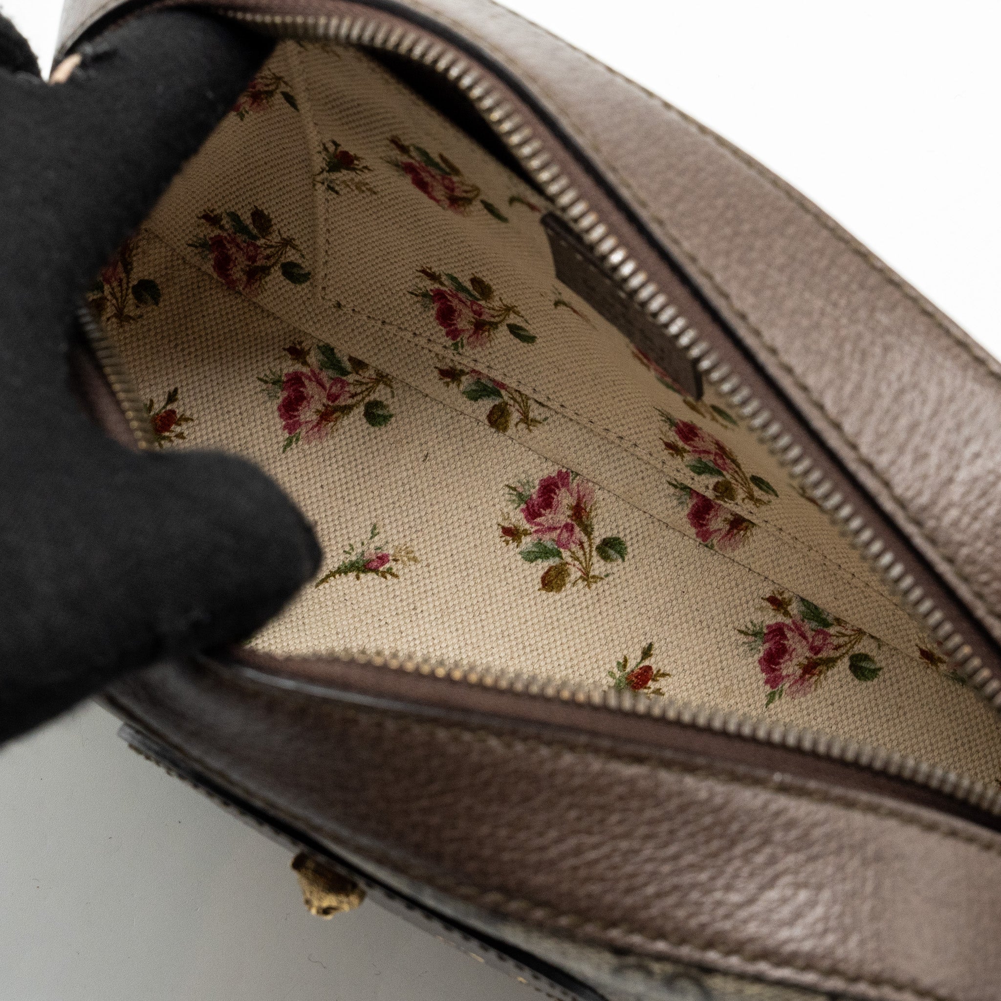 gucci-neo-gg-supreme-messenger-bag-multicolor-ghw