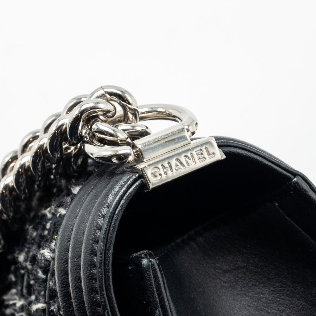 chanel-medium-boy-bag-tweed-calfskin-multicolour-shw