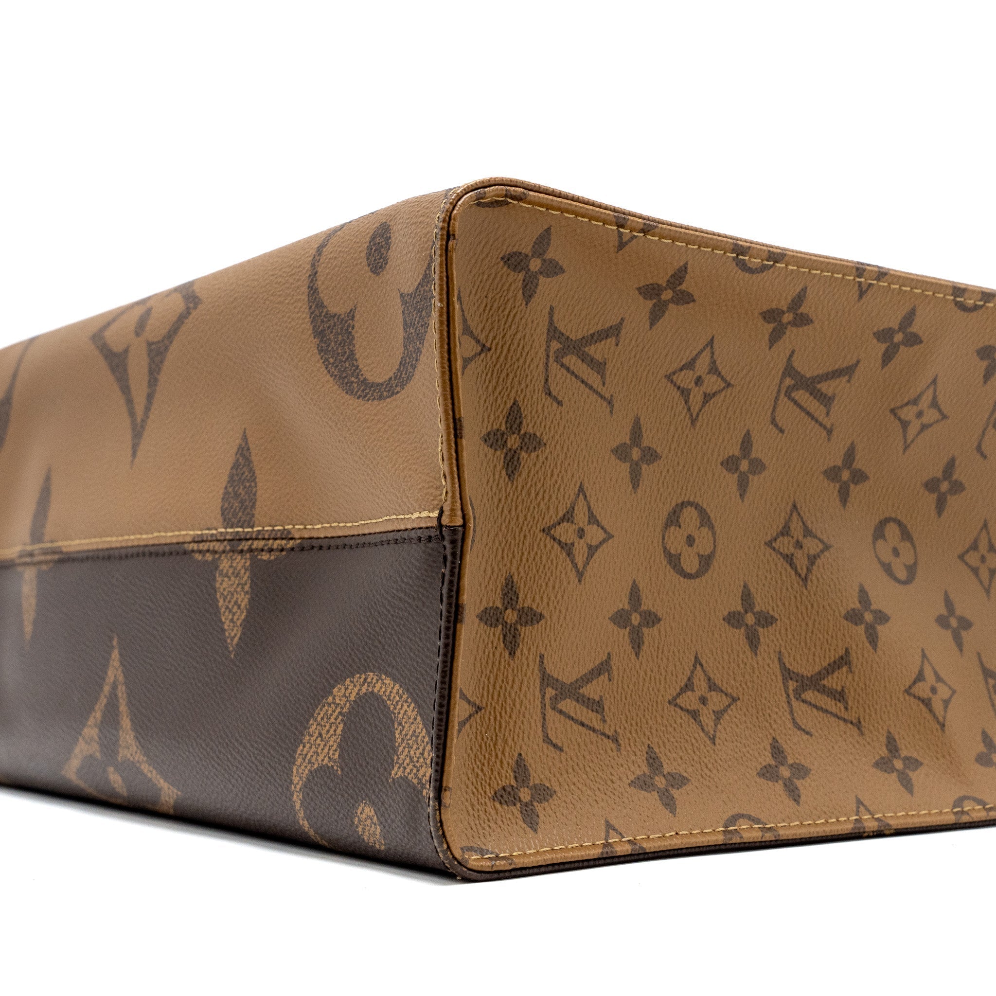 louis-vuitton-onthego-mm-monogram-canvas-ghw-6