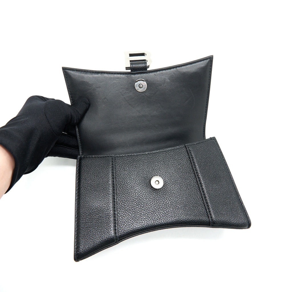 balenciaga-hourglass-as-grained-calfskin-black-shw-1