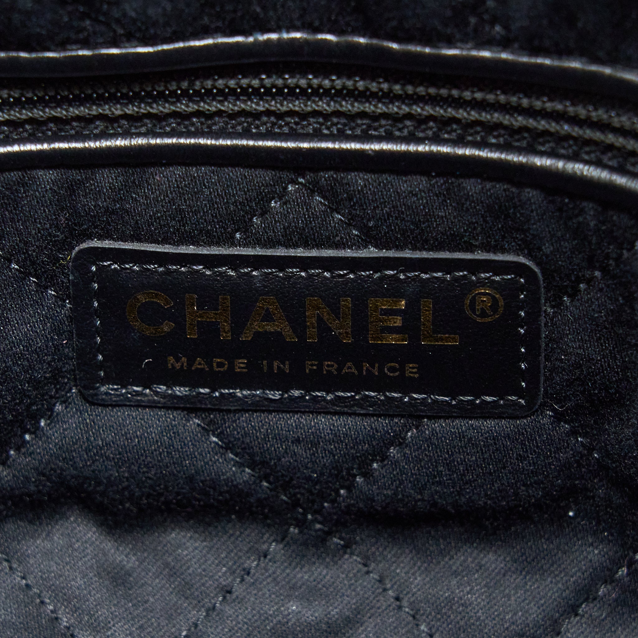 chanel-medium-22-bag-shiny-calfskin-black-brushed-ghw-microchip