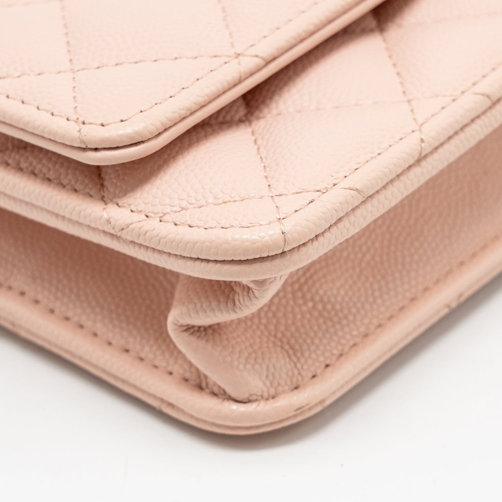 chanel-camellia-turnlock-wallet-on-chain-caviar-light-pink-ghwmicrochip