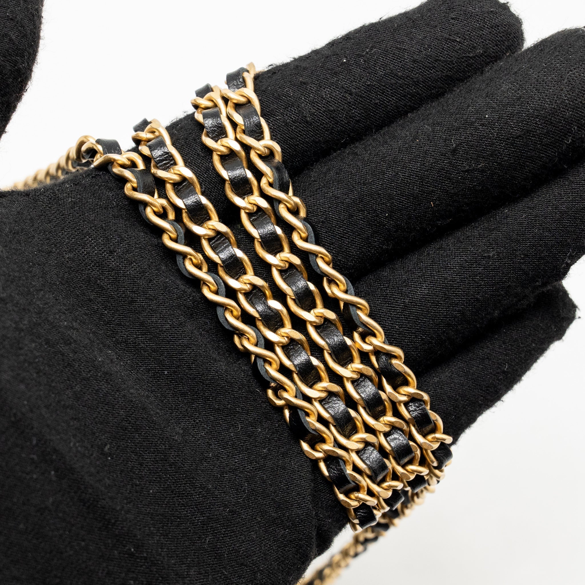 chanel-gold-crush-wallet-on-chain-calfskin-black-ghw-microchip