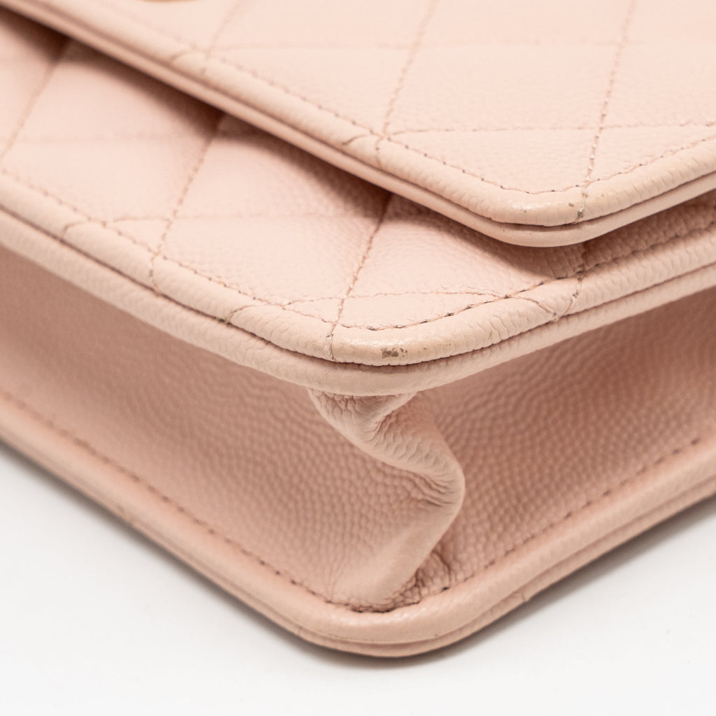 chanel-camellia-turnlock-wallet-on-chain-caviar-light-pink-ghwmicrochip