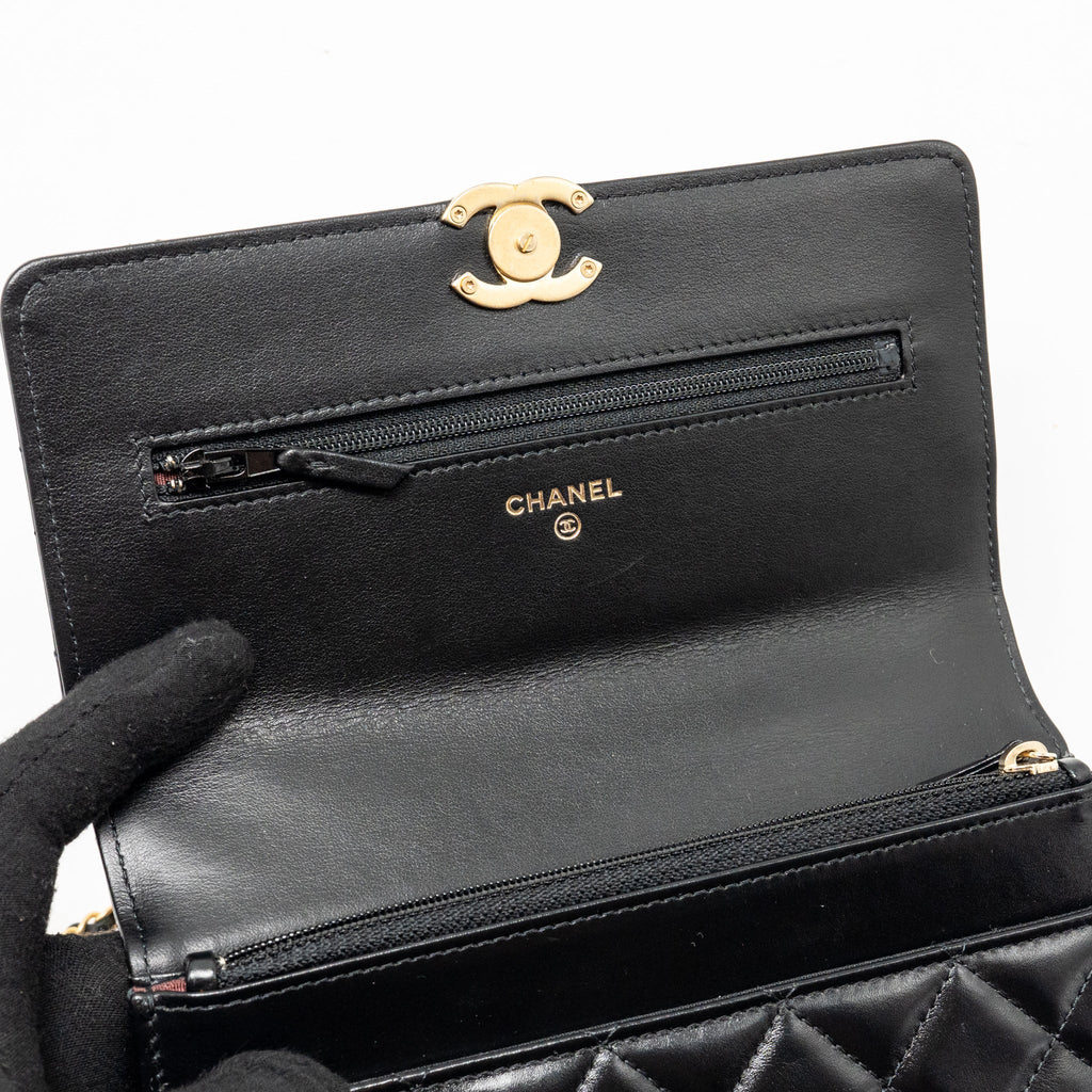 chanel-gold-crush-wallet-on-chain-calfskin-black-ghw-microchip
