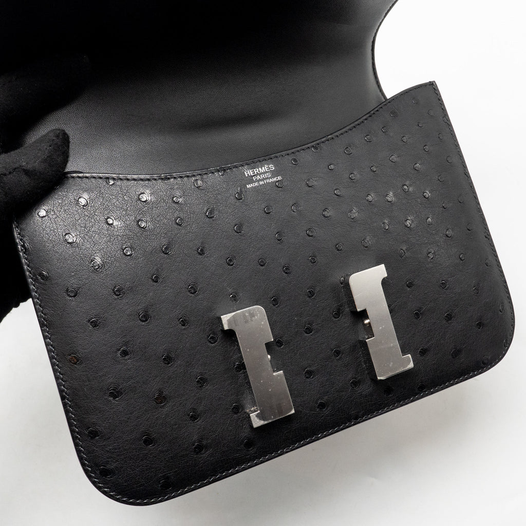 hermes-constance-24-ostrich-black-shw-stamp-k