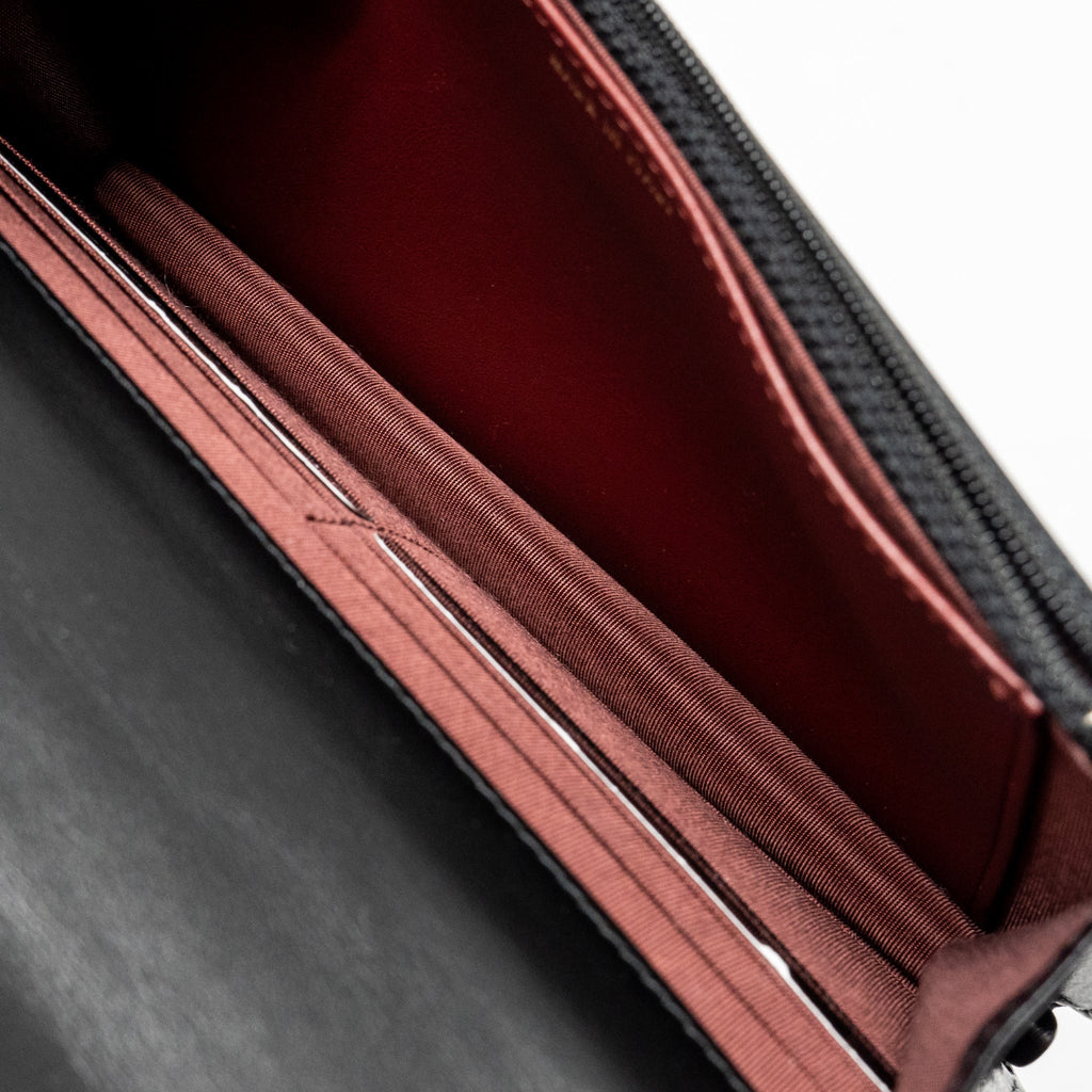 chanel-gold-crush-wallet-on-chain-calfskin-black-ghw-microchip