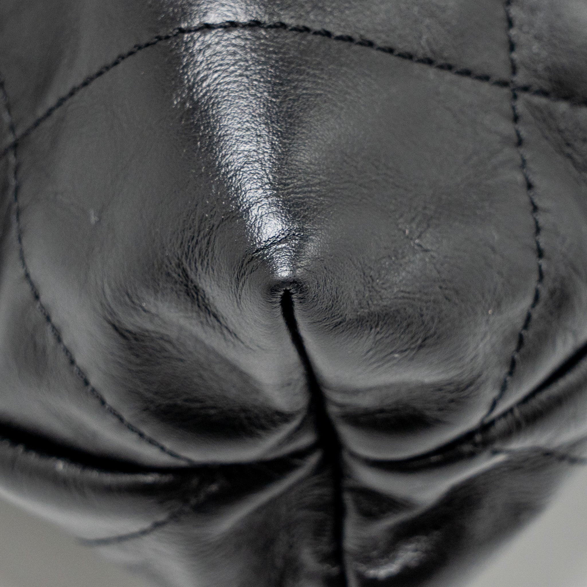 chanel-small-22-shiny-calfskin-black-shw-microchip
