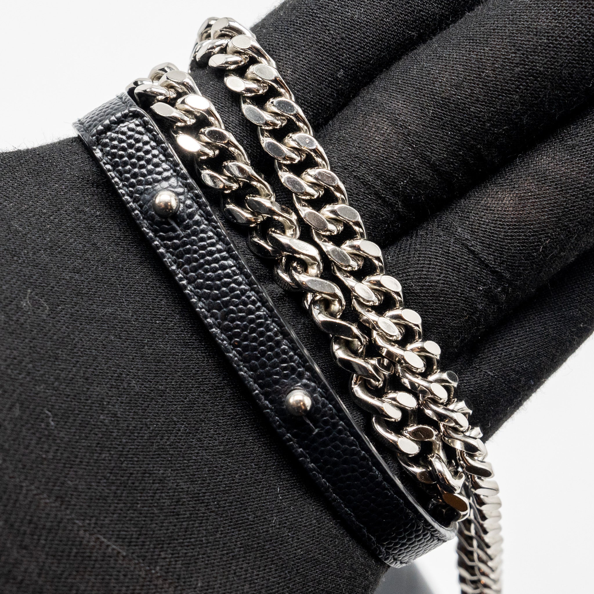 saint-laurent-envelop-chain-bag-grained-calfskin-black-shw