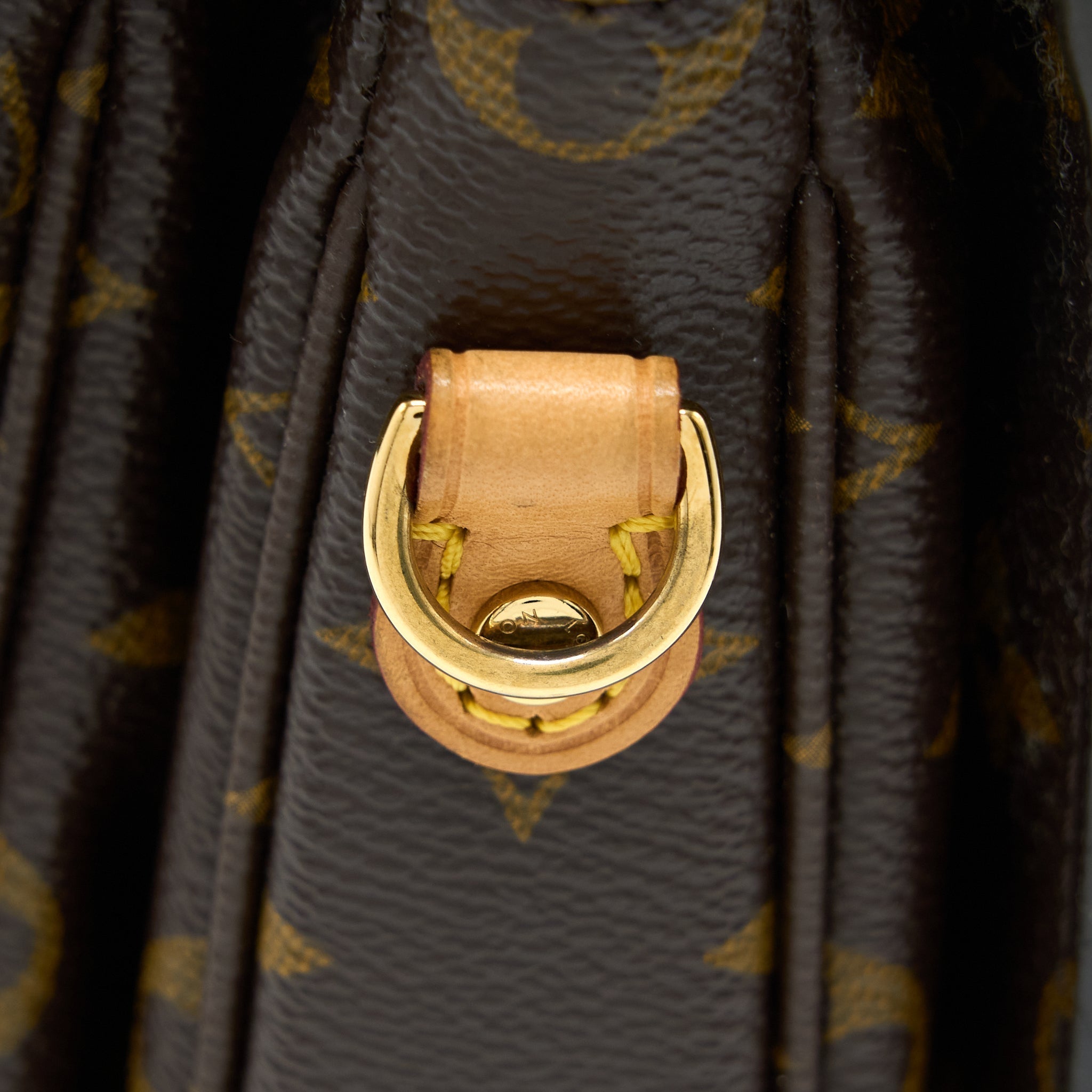 louis-vuitton-pochette-metis-monogram-canvas-ghw-7