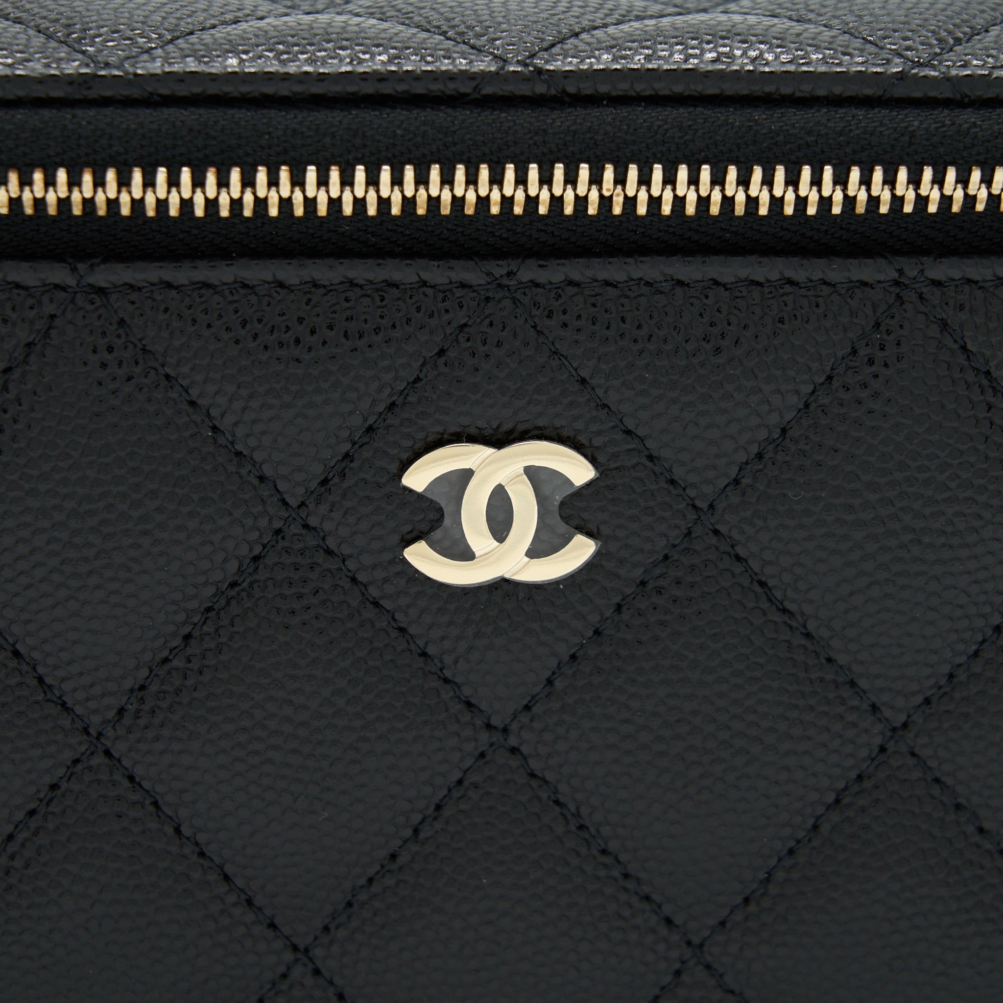 chanel-22s-long-vanity-with-chain-caviar-black-lghw-2
