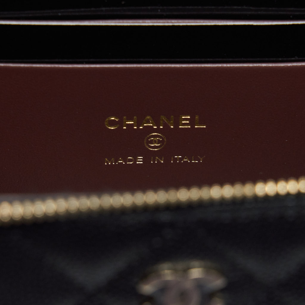 chanel-22s-long-vanity-with-chain-caviar-black-lghw-2