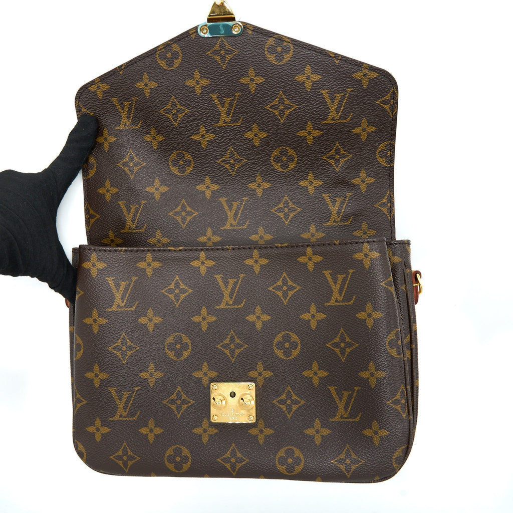 louis-vuitton-pochette-metis-monogram-canvas-ghw-7