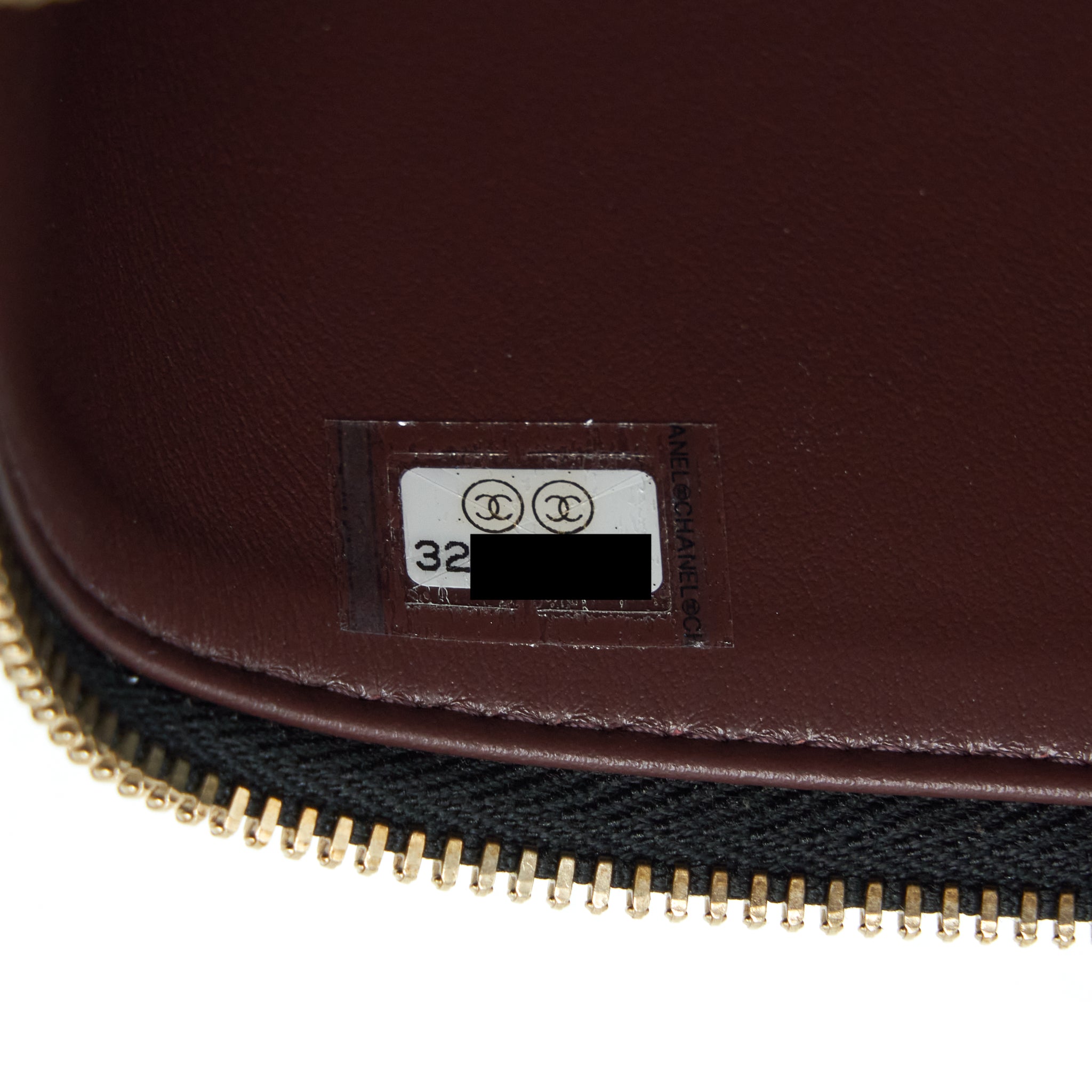 chanel-22s-long-vanity-with-chain-caviar-black-lghw-2