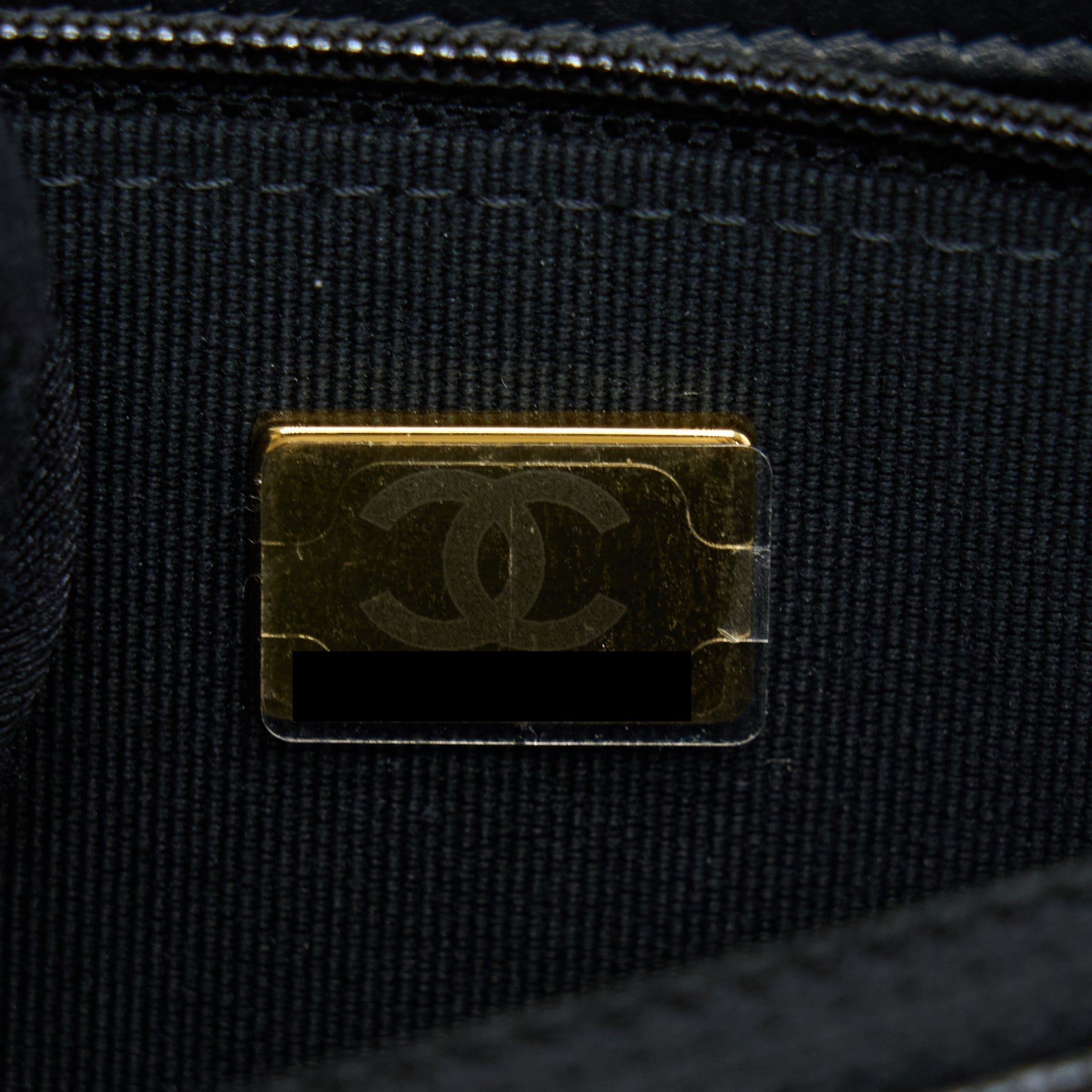 chanel-top-handle-wallet-on-chain-caviar-black-ghw-microchip