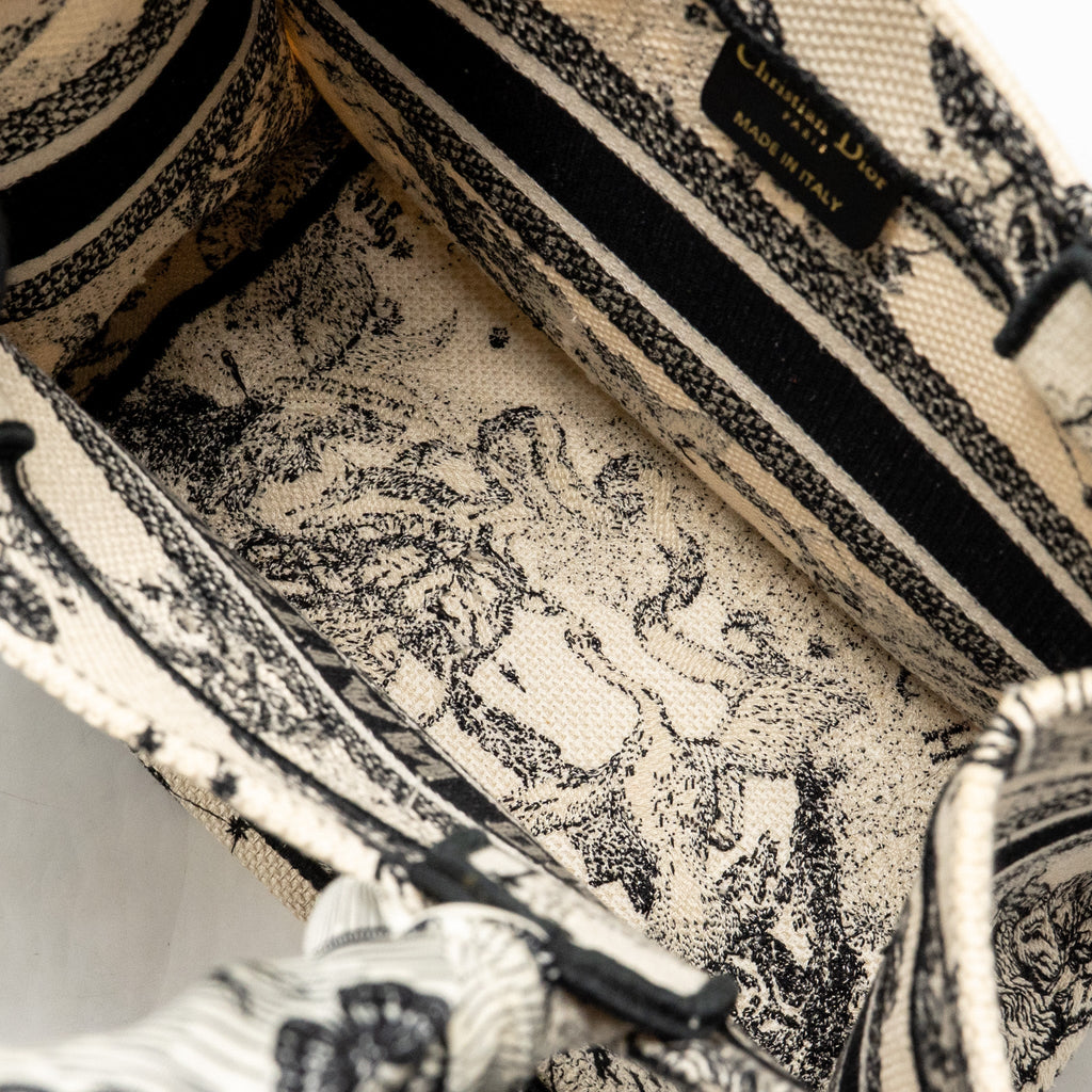 dior-small-dior-book-tote-dior-zodiac-embroidery-canvas-latte-black