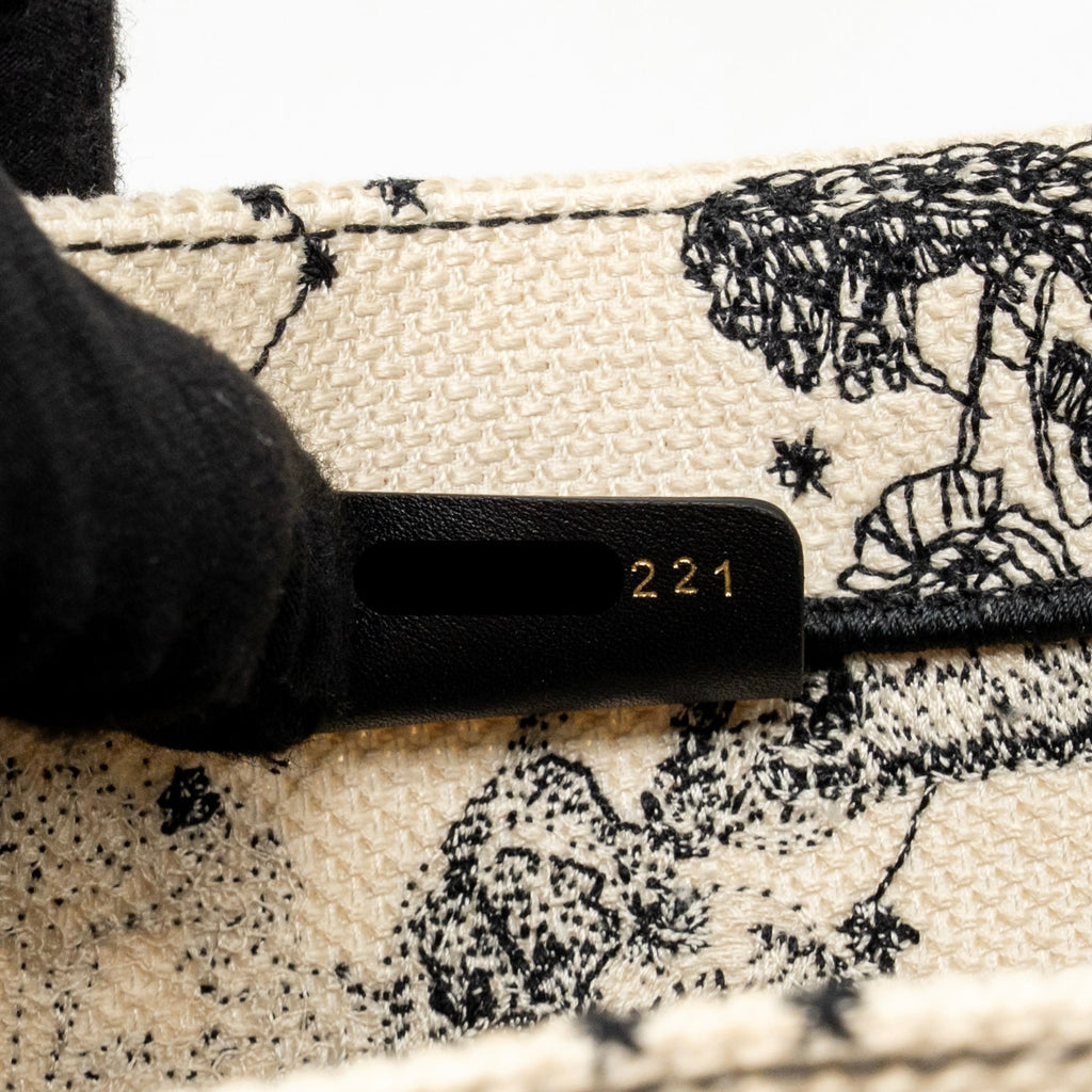 dior-small-dior-book-tote-dior-zodiac-embroidery-canvas-latte-black