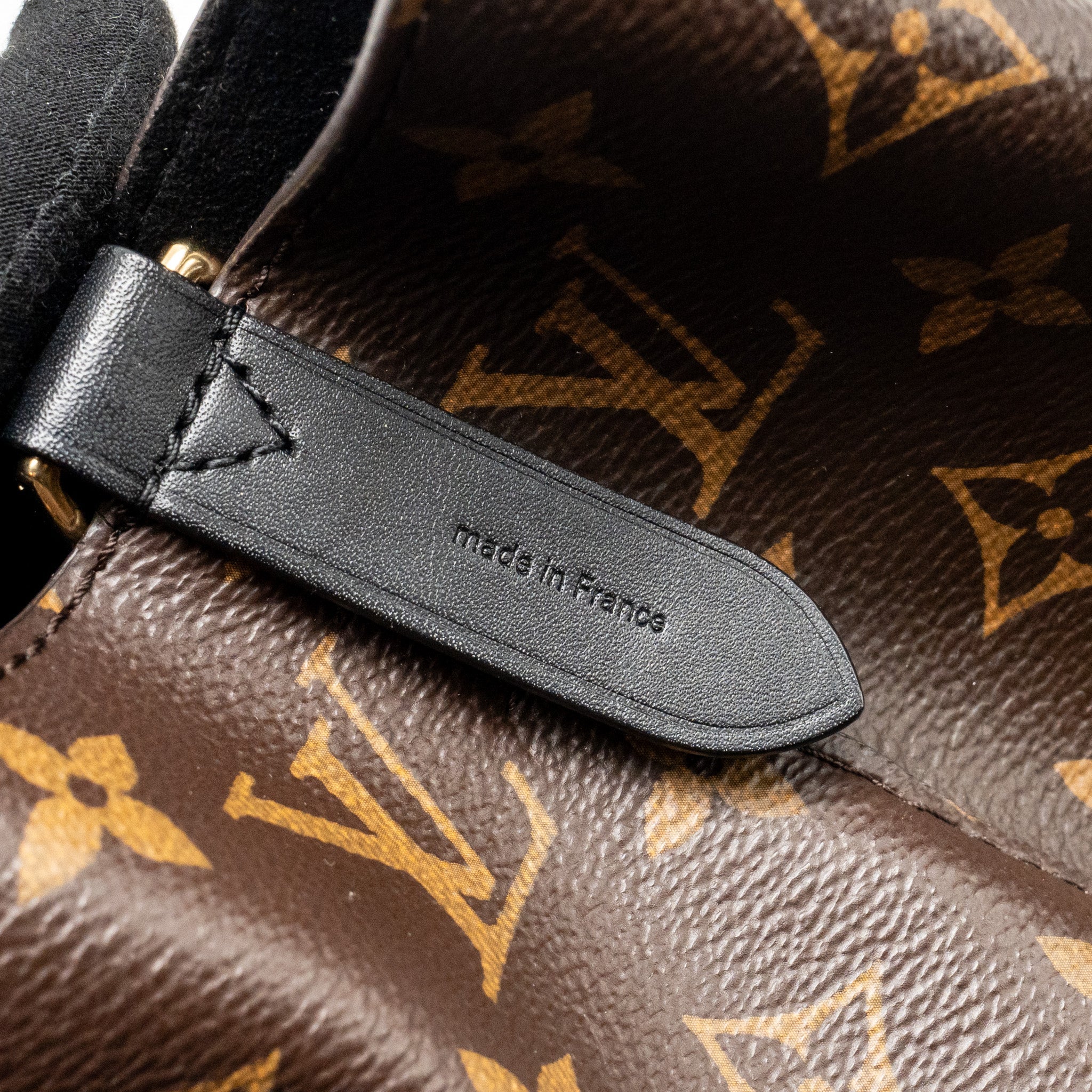 louis-vuitton-neo-noe-monogram-canvas-black-ghw-6