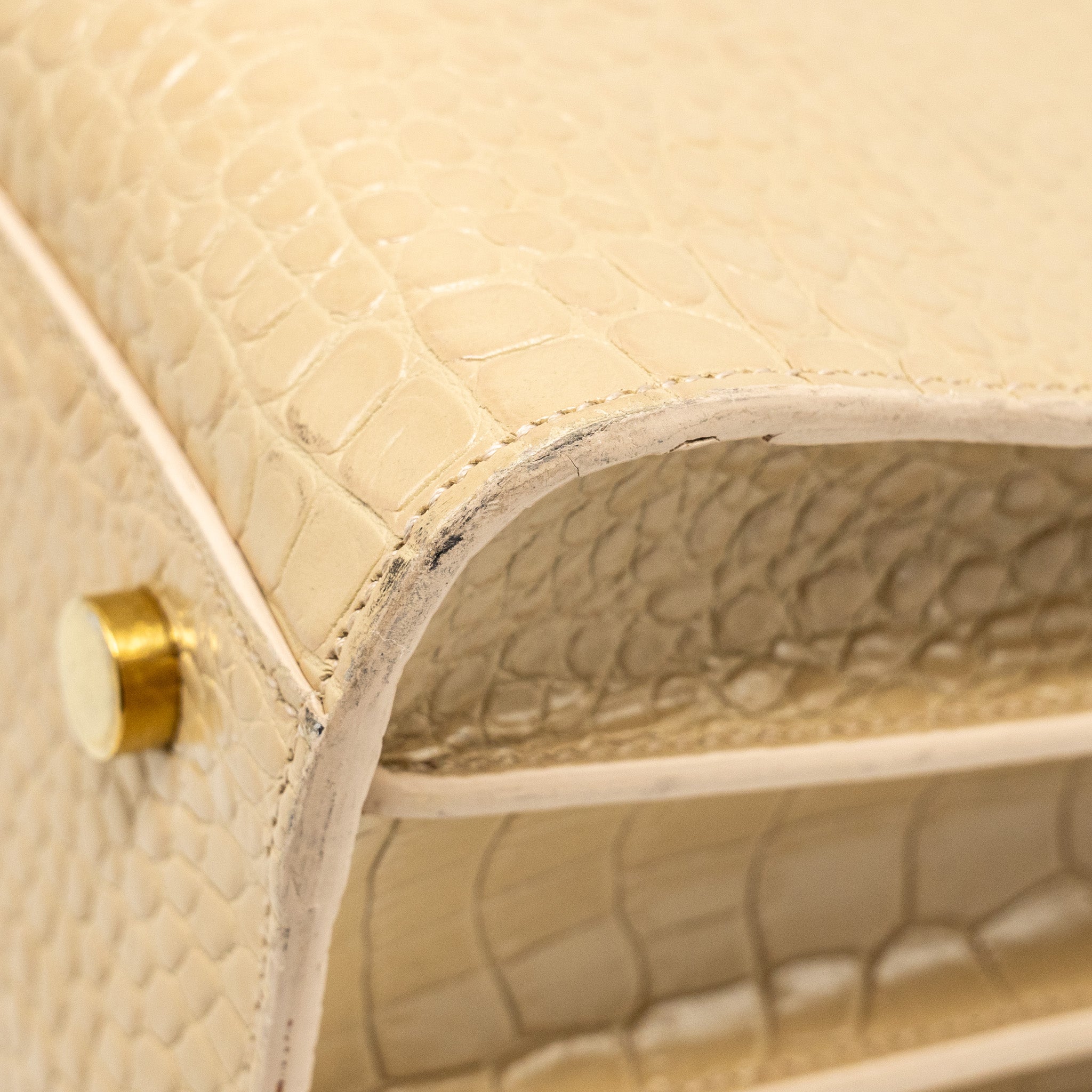 saint-laurent-ysl-sac-de-jour-croc-embossed-calfskin-beige-ghw