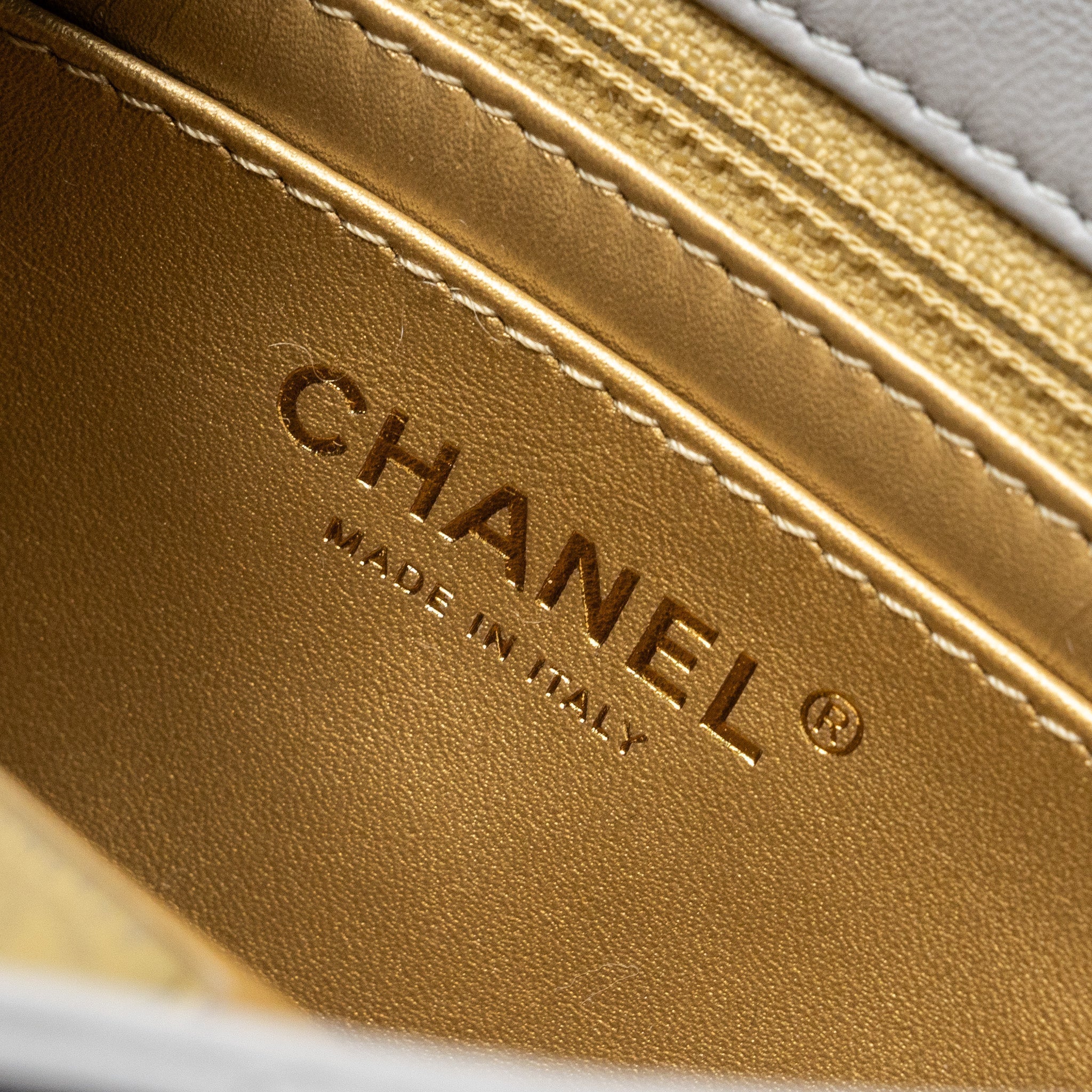 chanel-pearl-crush-mini-square-flap-bag-lambskin-light-grey-ghwmicrochip