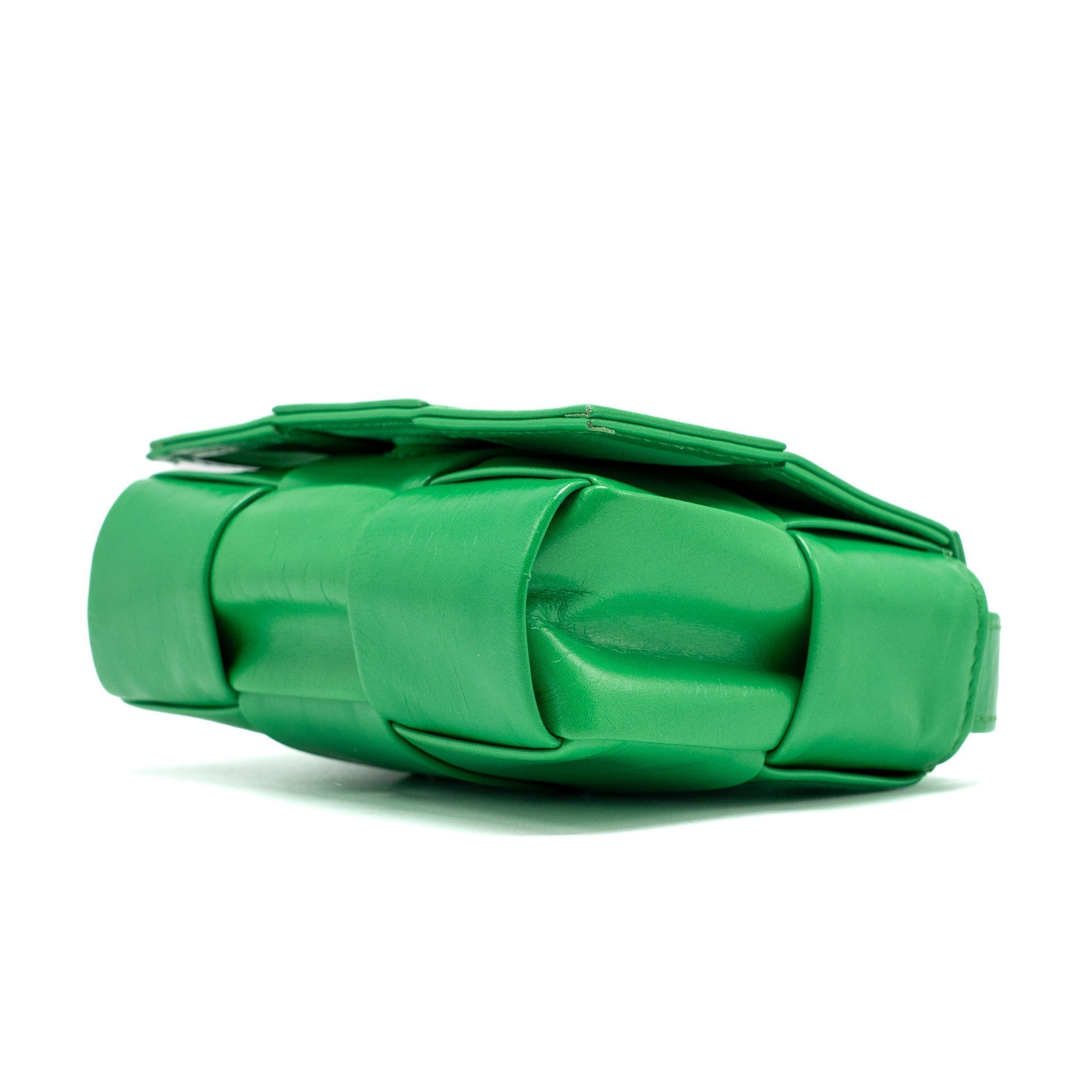 bottega-veneta-intreccio-cassette-mini-bag-lambskin-green
