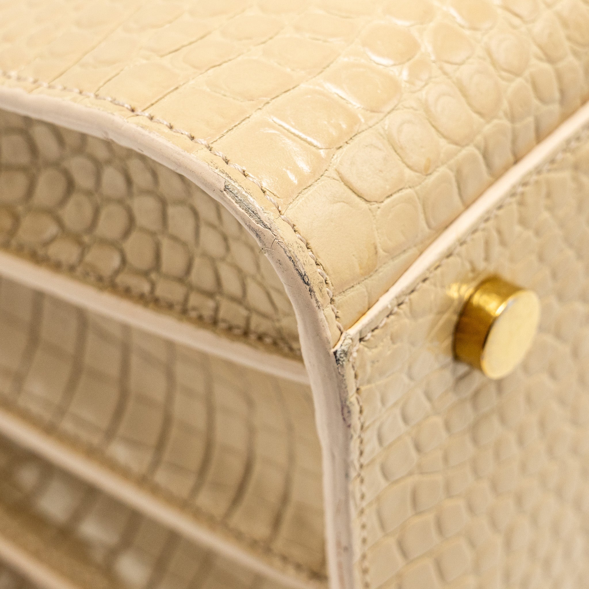 saint-laurent-ysl-sac-de-jour-croc-embossed-calfskin-beige-ghw