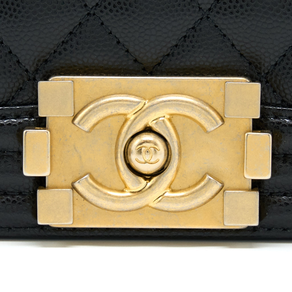 chanel-medium-boy-bag-caviar-black-brushed-ghw