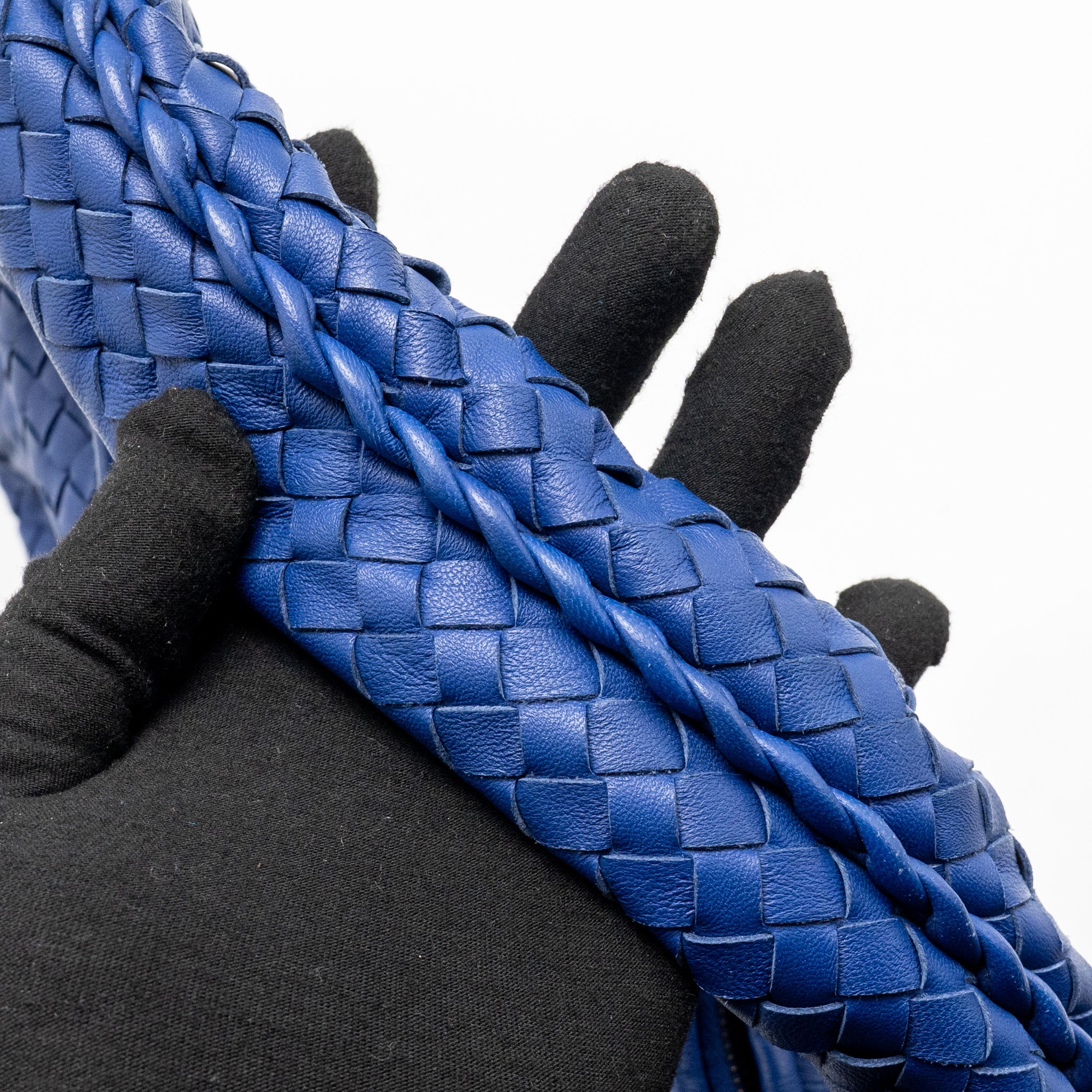 bottega-veneta-intercciato-hobo-bag-lambskin-dark-blue-shw