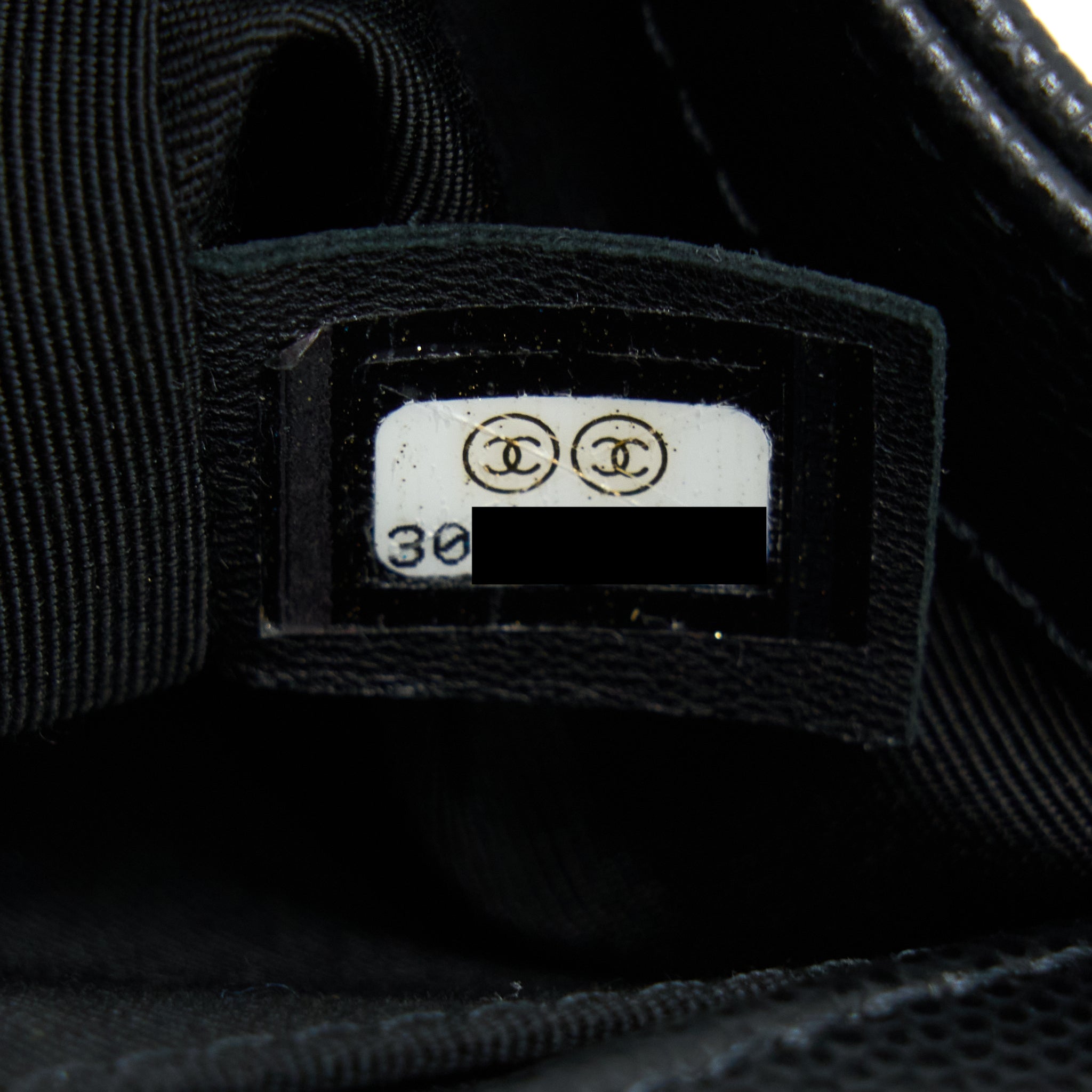 chanel-medium-boy-bag-caviar-black-brushed-ghw