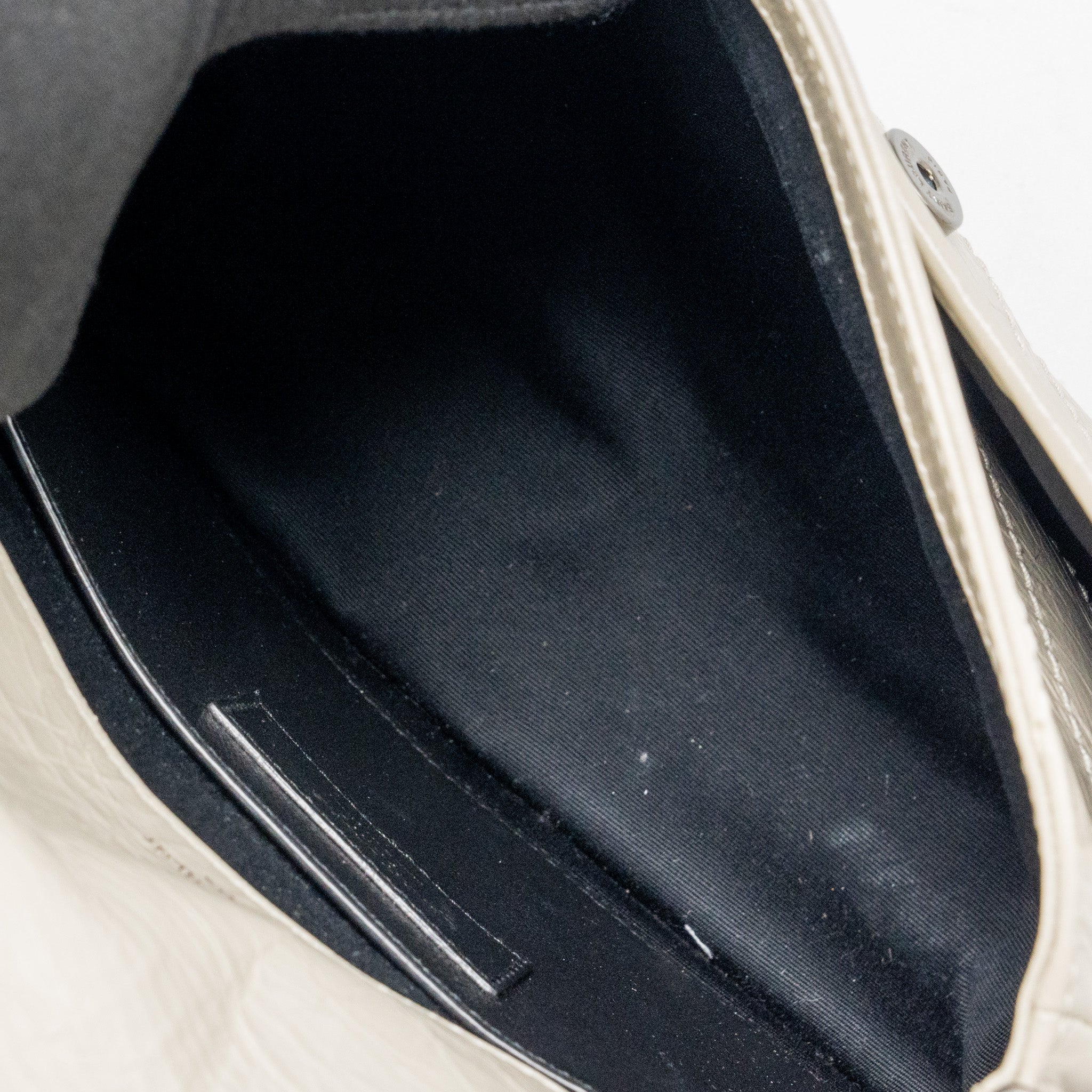 saint-laurent-ysl-niki-baby-flap-bag-calfskin-blanc-with-blanc-hardware