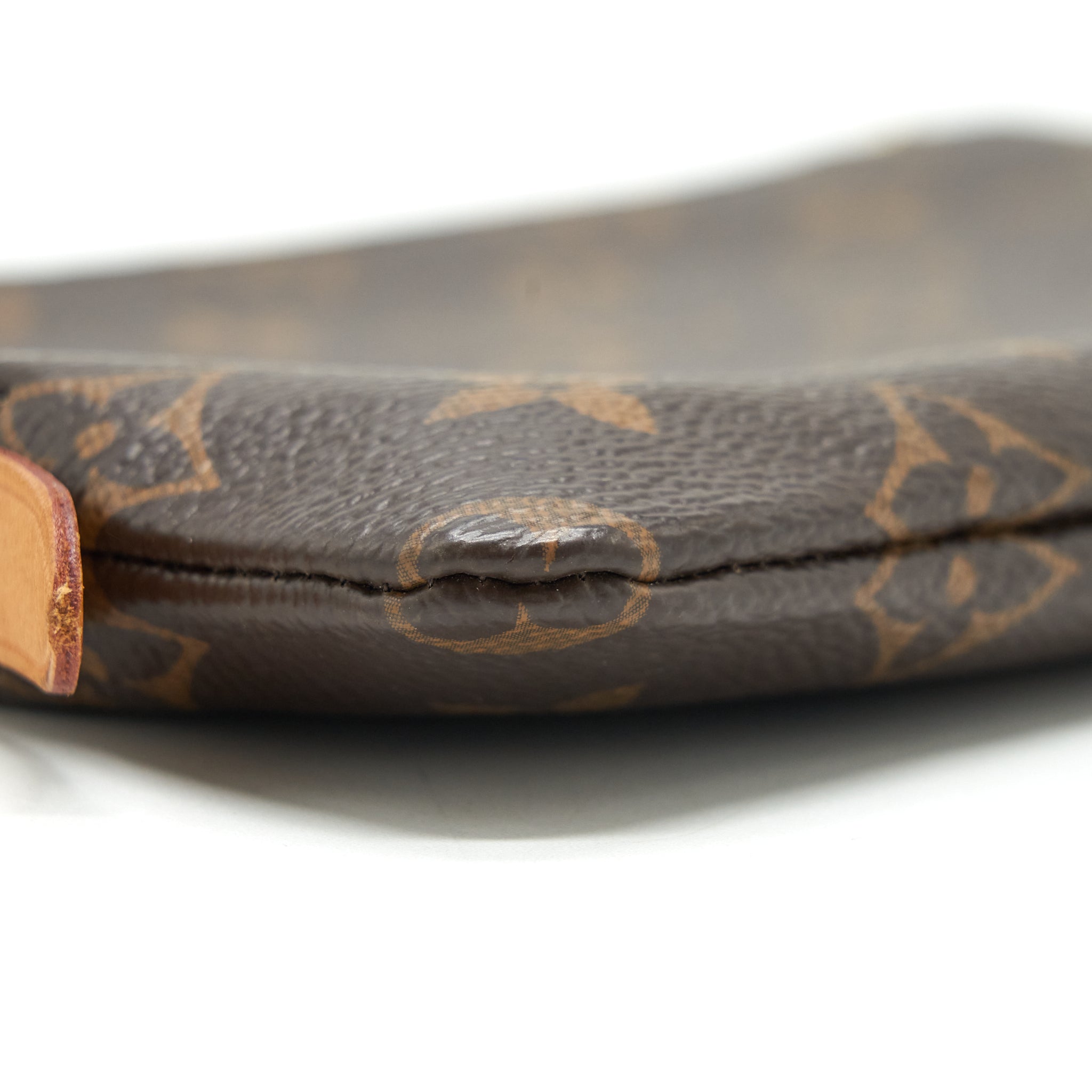 louis-vuitton-etui-voyage-pm-pouch-monogram-canvas-ghw