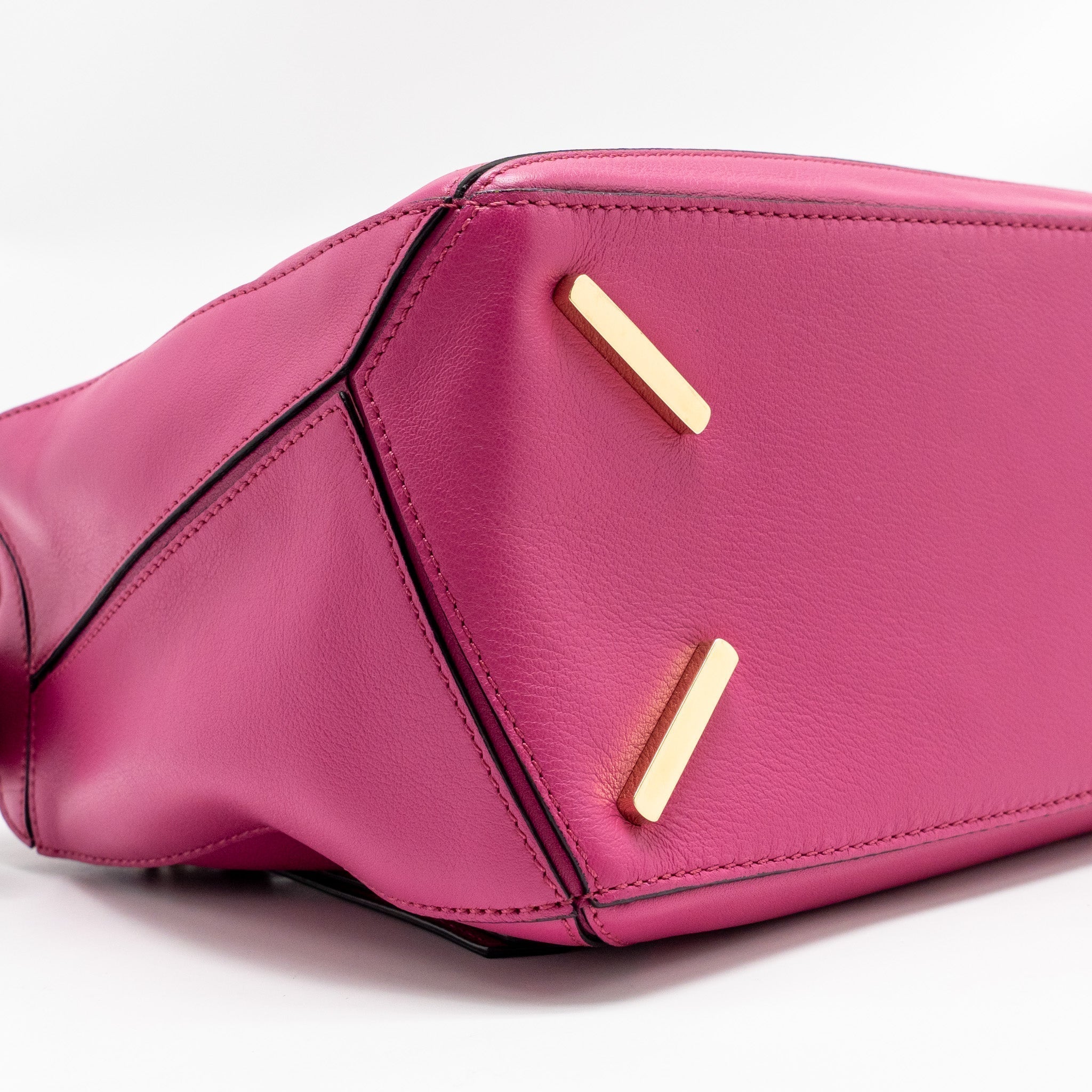 loewe-medium-puzzle-bag-calfskin-fuchsia-ghw