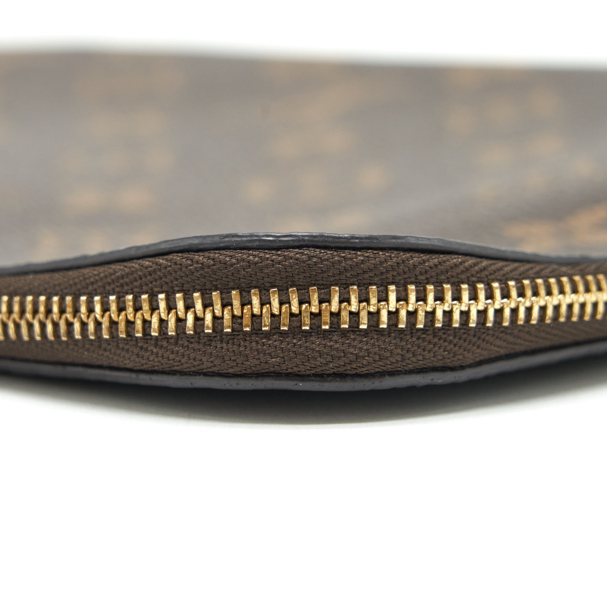 louis-vuitton-etui-voyage-pm-pouch-monogram-canvas-ghw