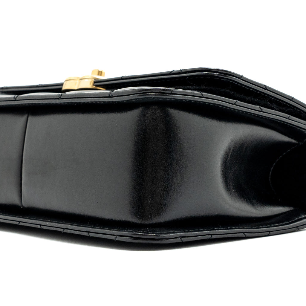 chanel-24c-gold-crush-flap-bag-calfskin-black-ghw-microchip