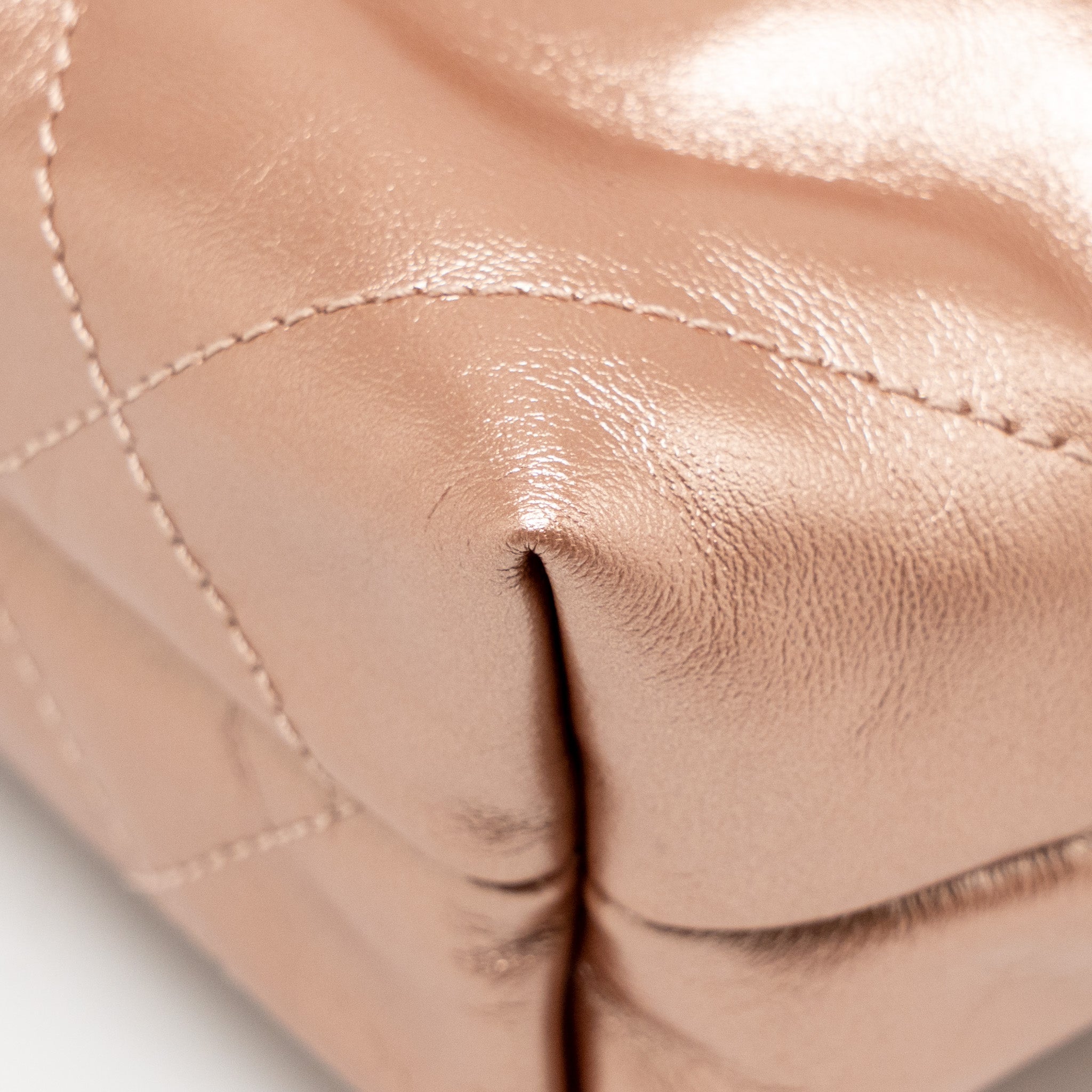 chanel-mini-22-bag-shiny-calfskin-light-pink-lghw-microchip-copy-1