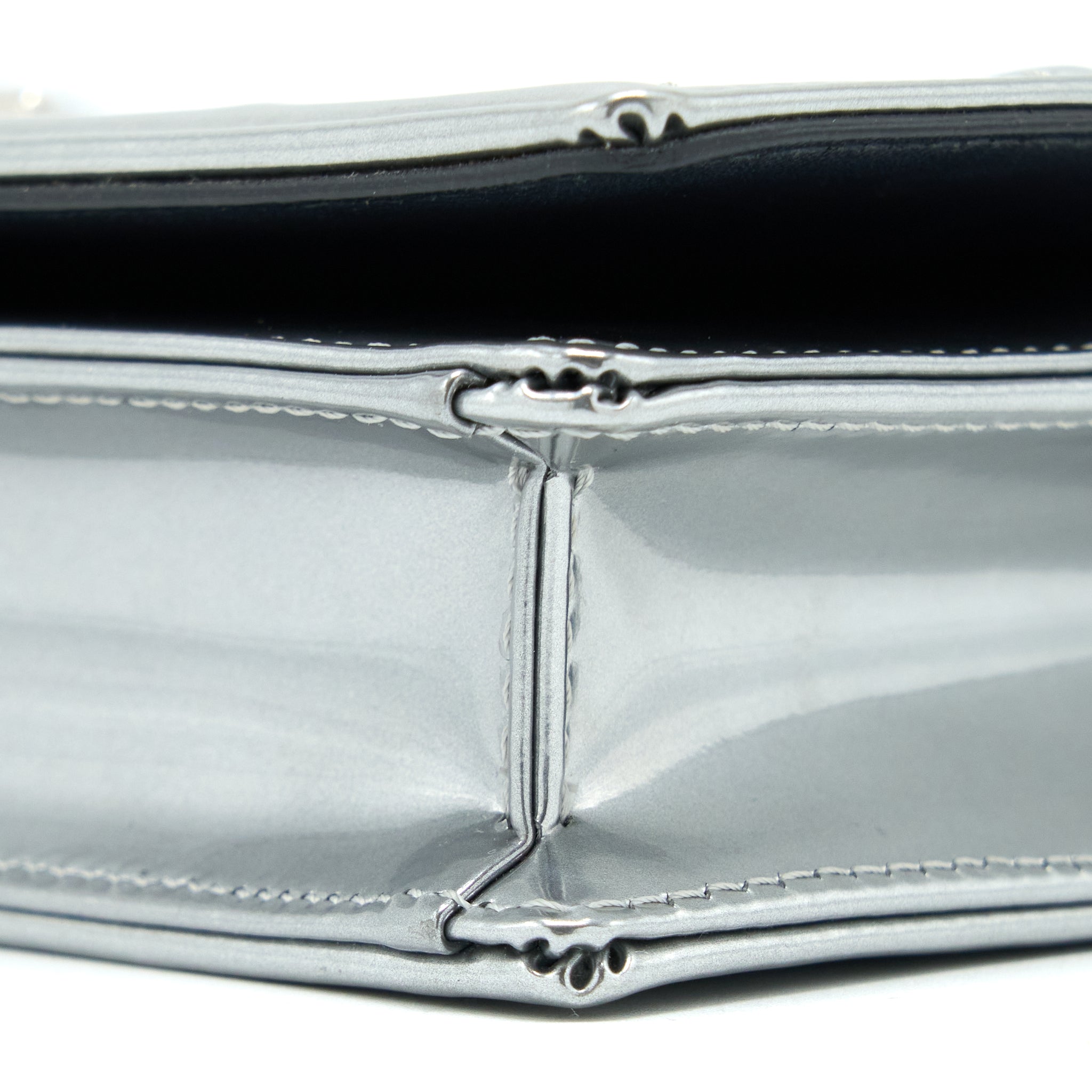 dior-diorama-wallet-on-chain-patent-metallic-silver-shw