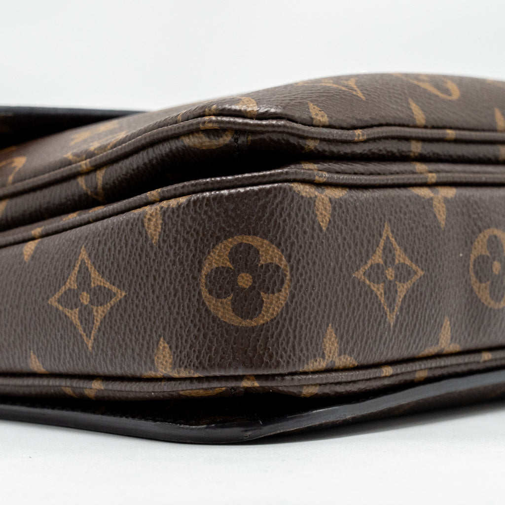 louis-vuitton-pochette-metis-monogram-canvas-ghw-29
