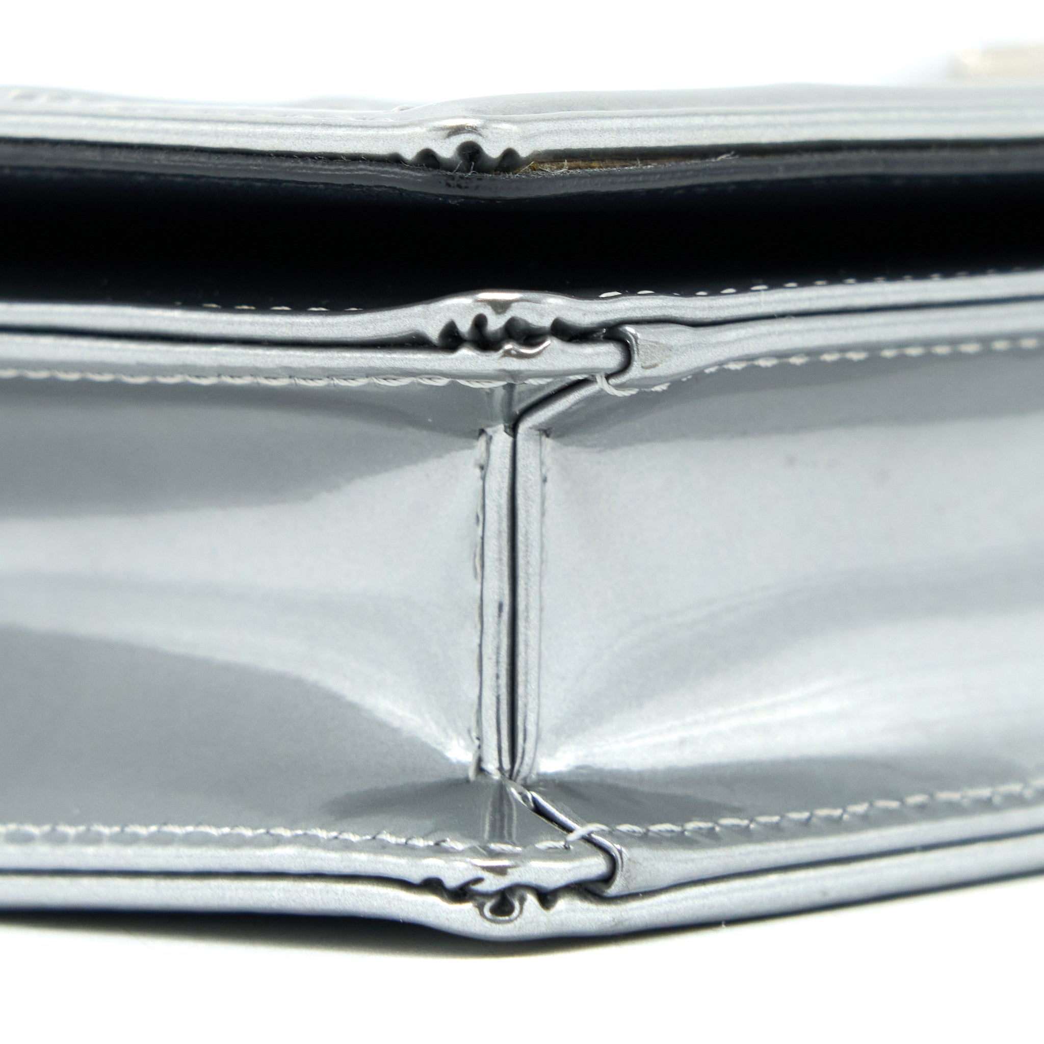 dior-diorama-wallet-on-chain-patent-metallic-silver-shw